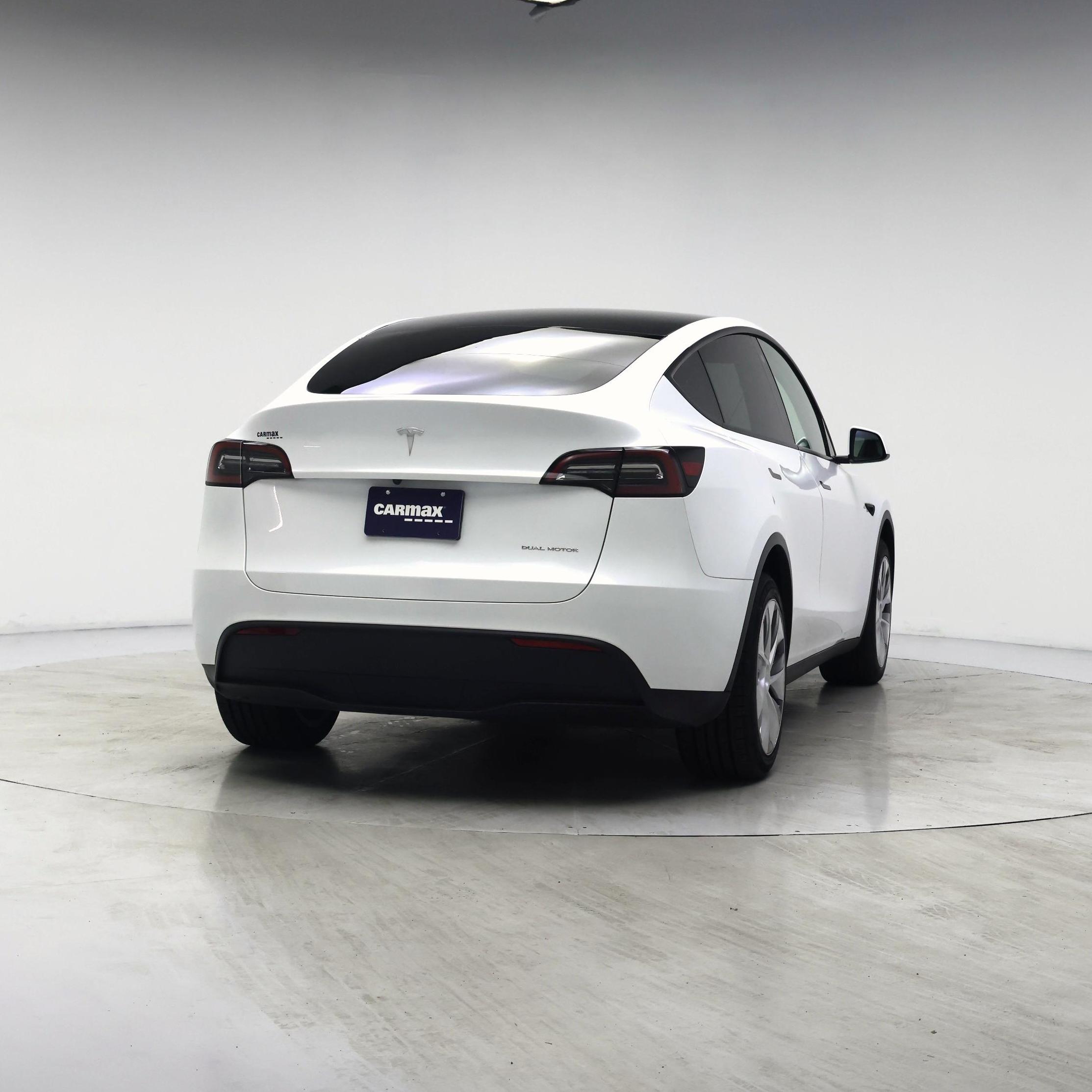Thumbnail: 2023 Tesla Model Y - 8