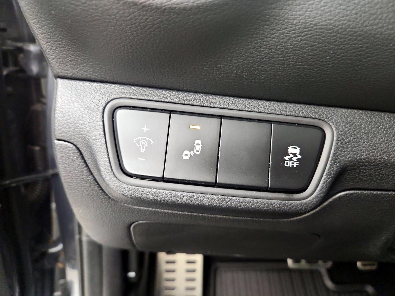 2023 Kia Forte GT - Photo 14