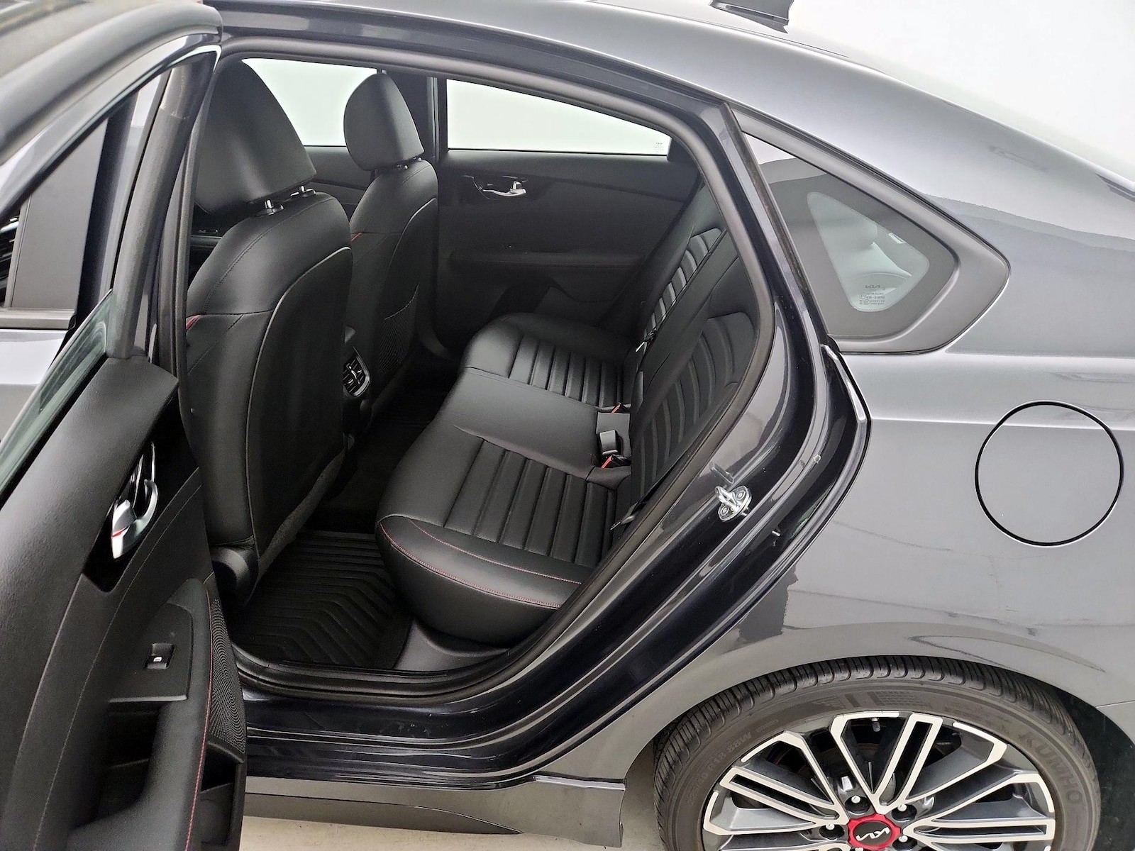 2023 Kia Forte GT - Photo 22
