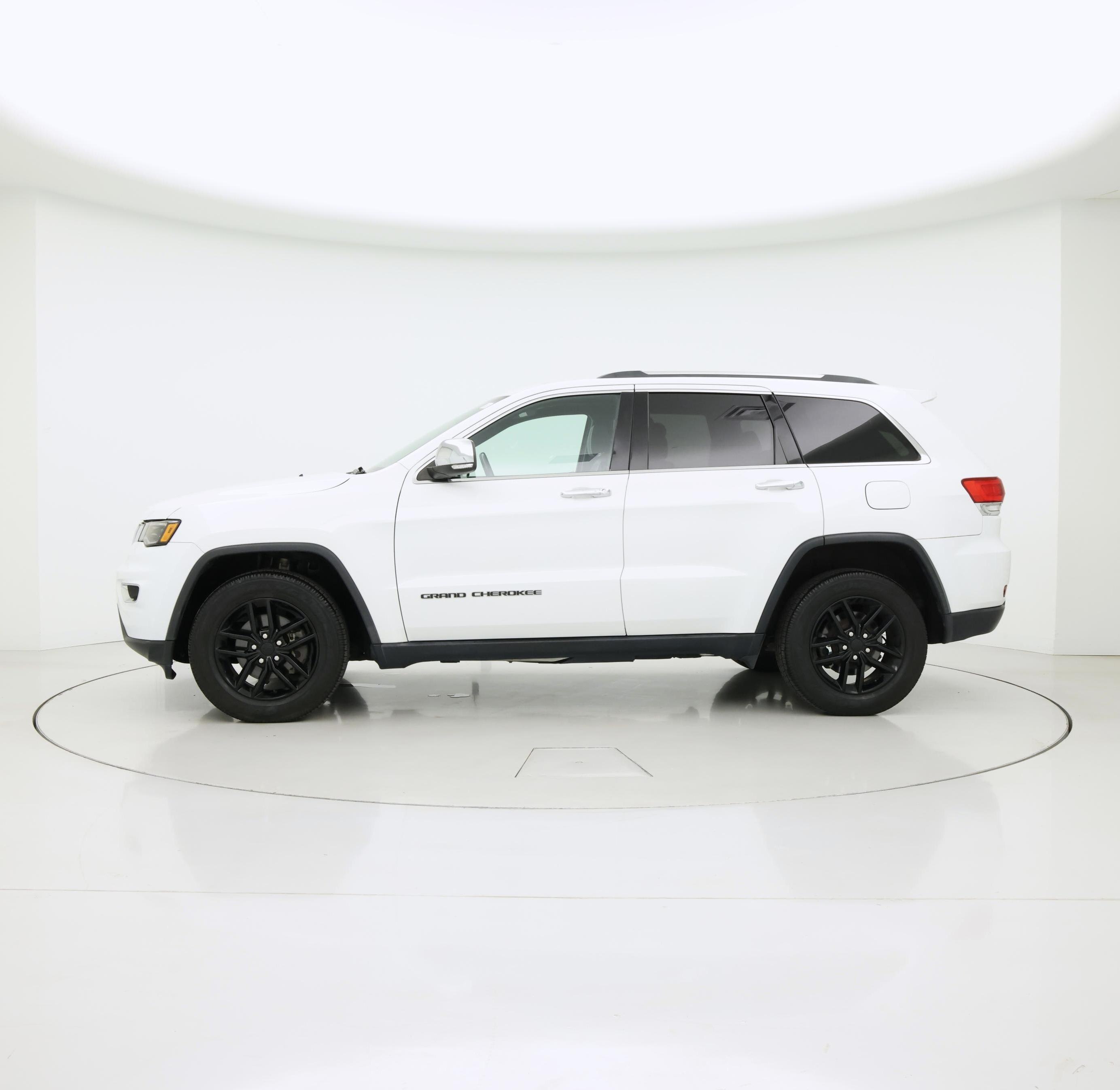 Thumbnail: 2019 Jeep Grand Cherokee - 3