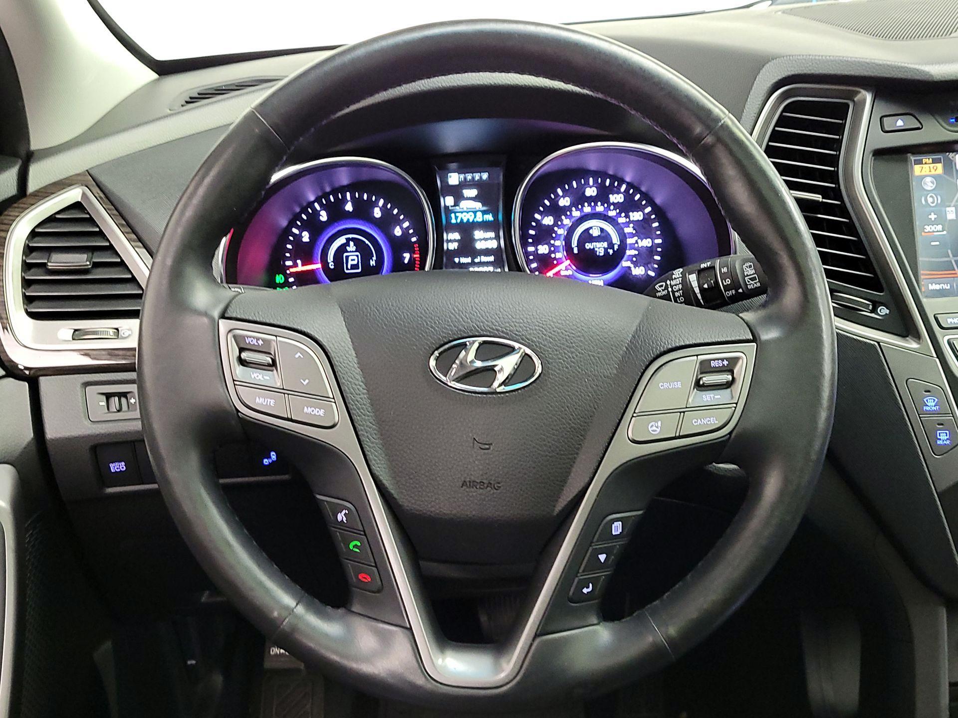 Thumbnail: 2015 Hyundai Santa Fe - 10