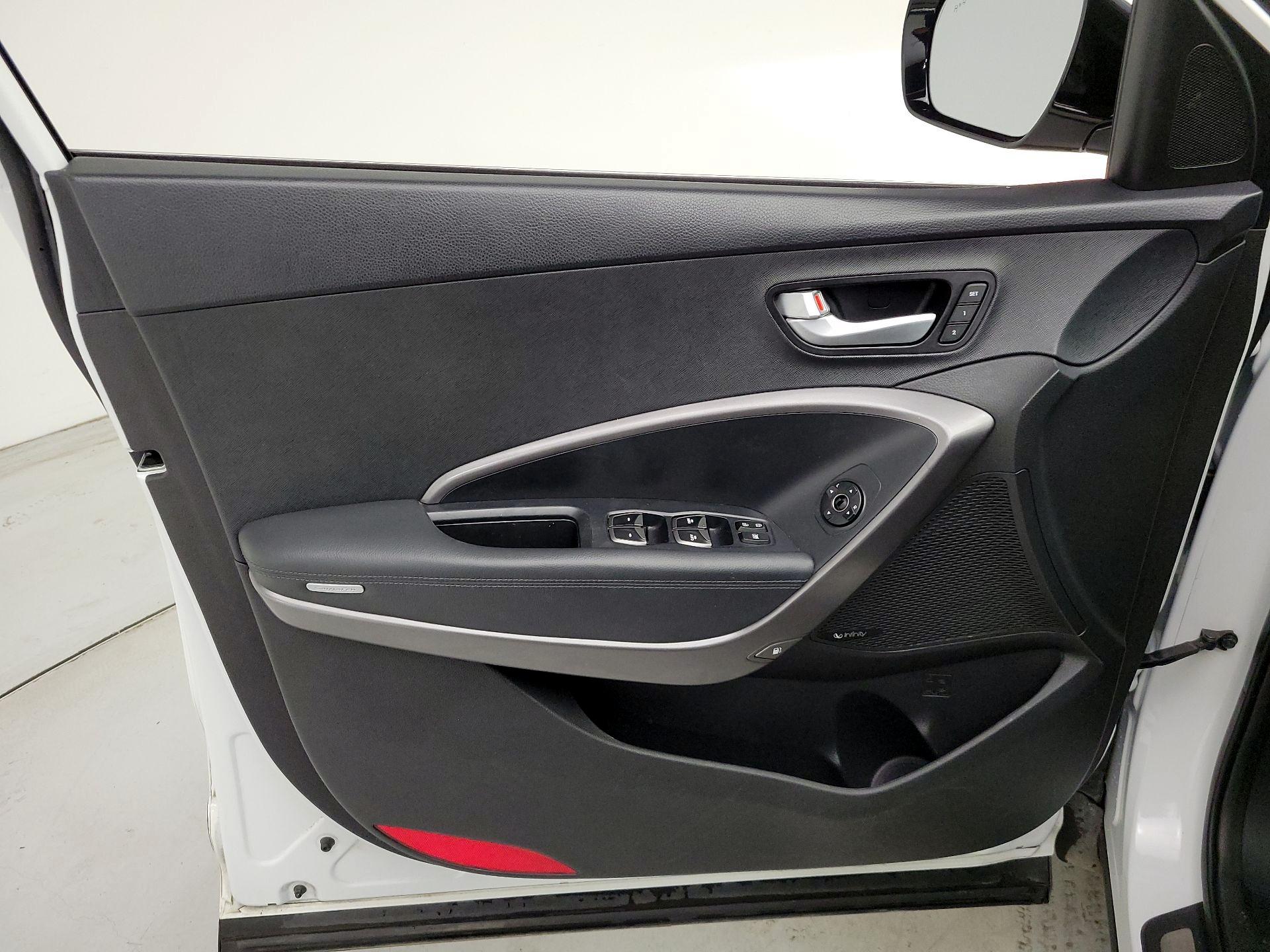 Thumbnail: 2015 Hyundai Santa Fe - 12