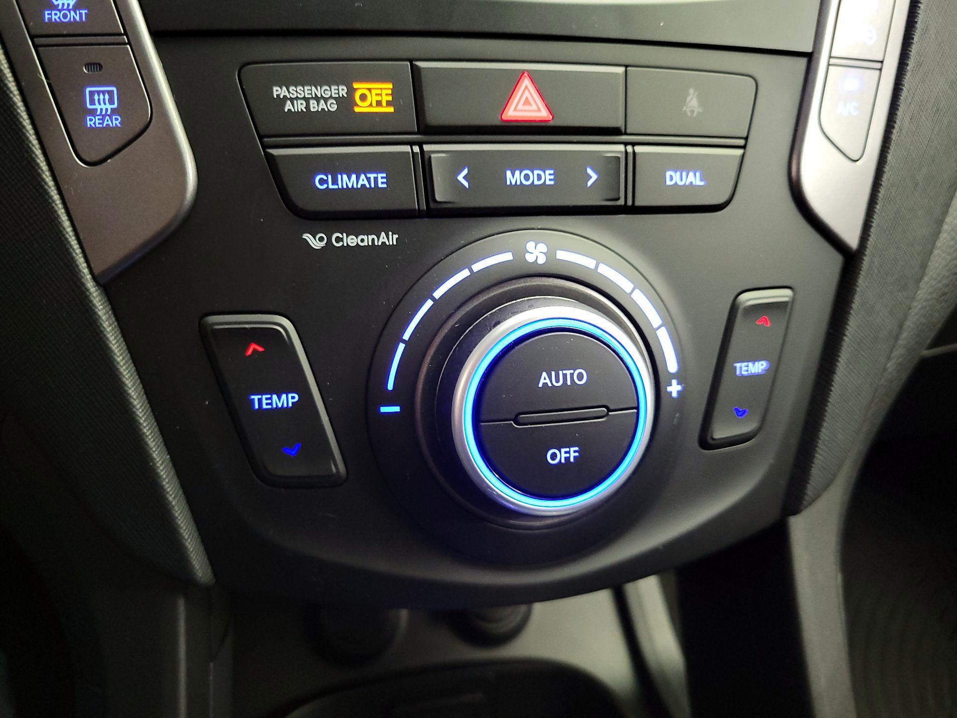 Thumbnail: 2015 Hyundai Santa Fe - 17