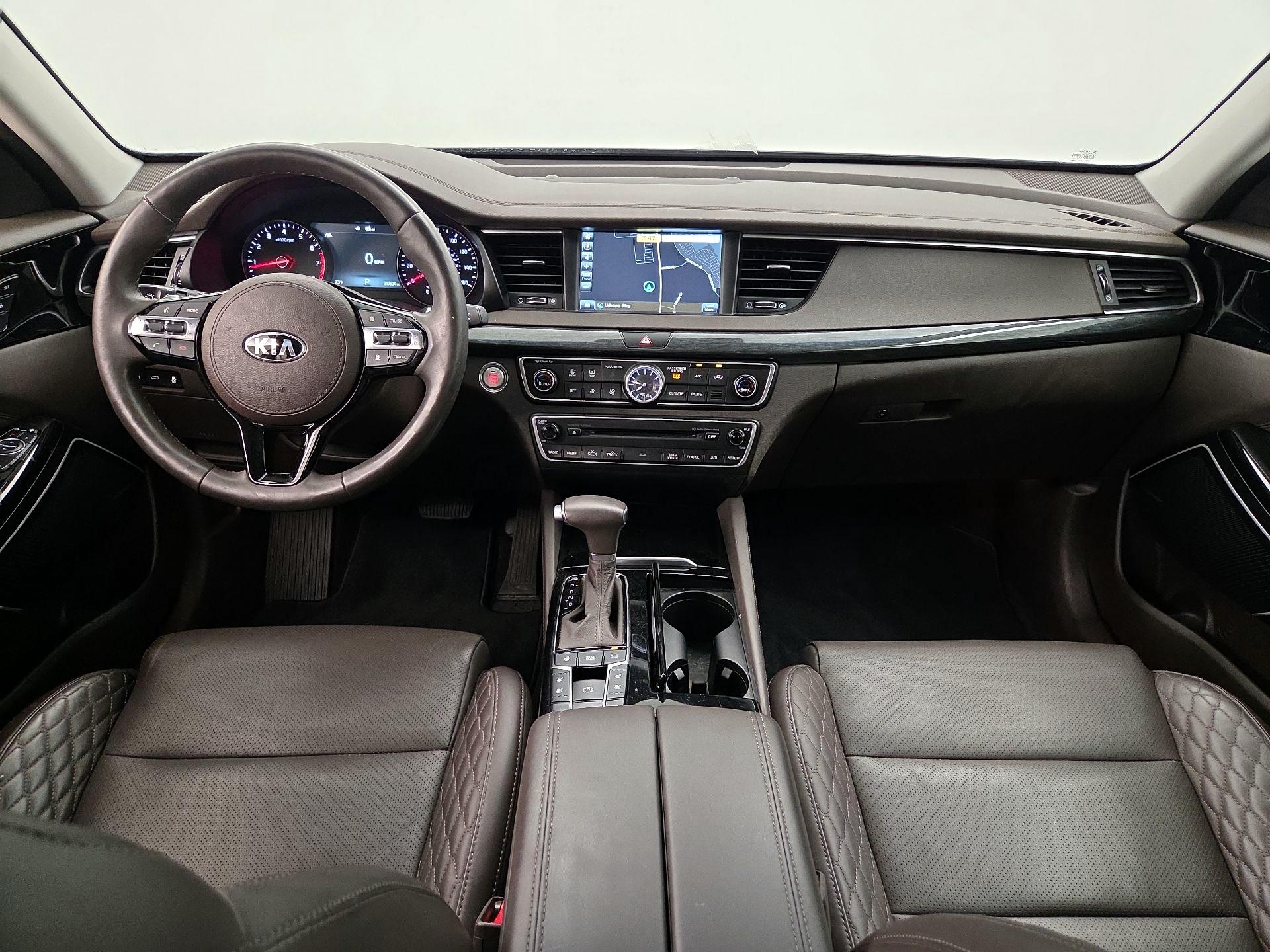 Thumbnail: 2017 Kia Cadenza - 9