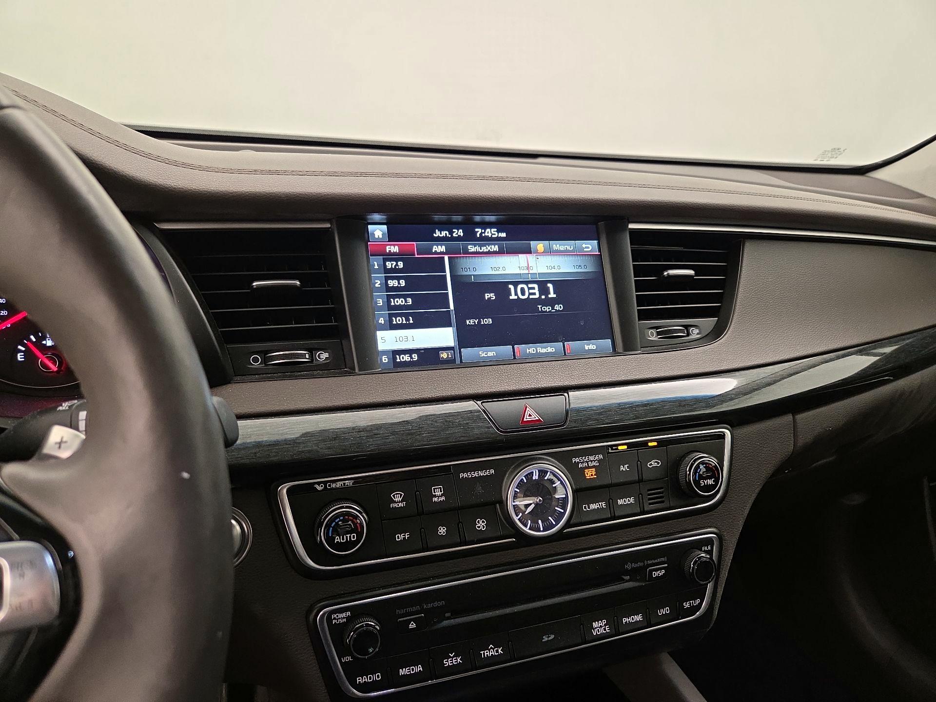 Thumbnail: 2017 Kia Cadenza - 16
