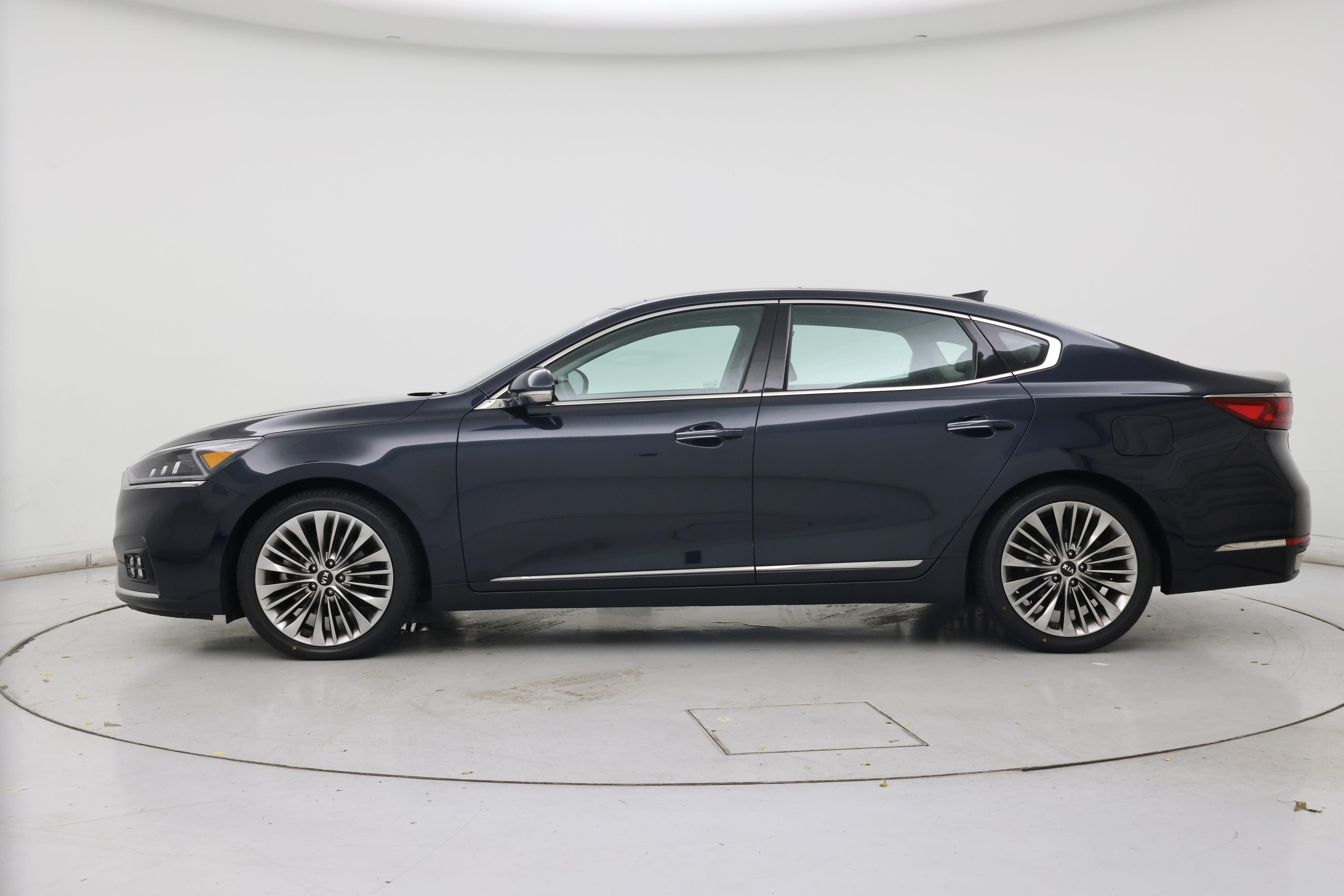 Thumbnail: 2017 Kia Cadenza - 3
