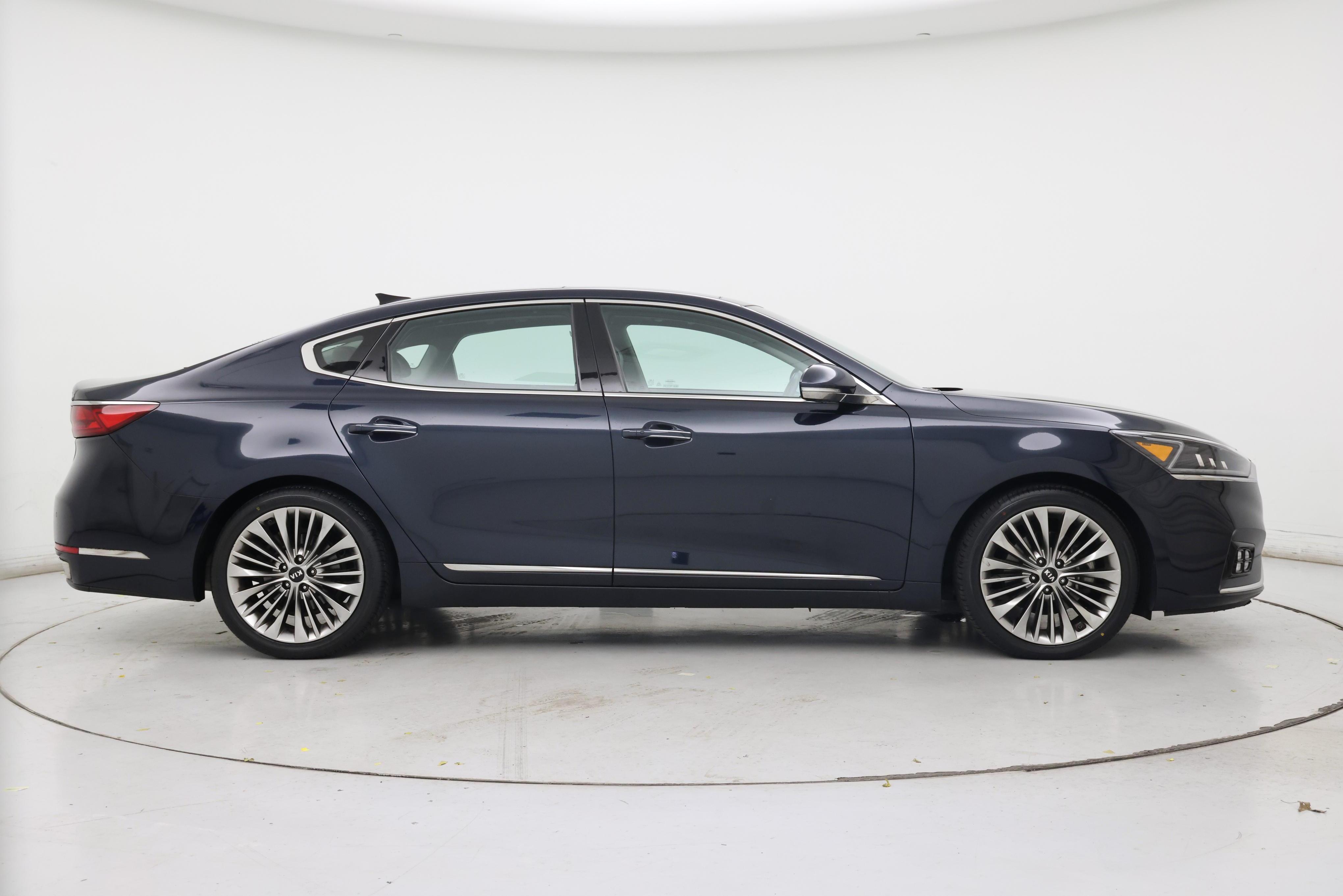 Thumbnail: 2017 Kia Cadenza - 7