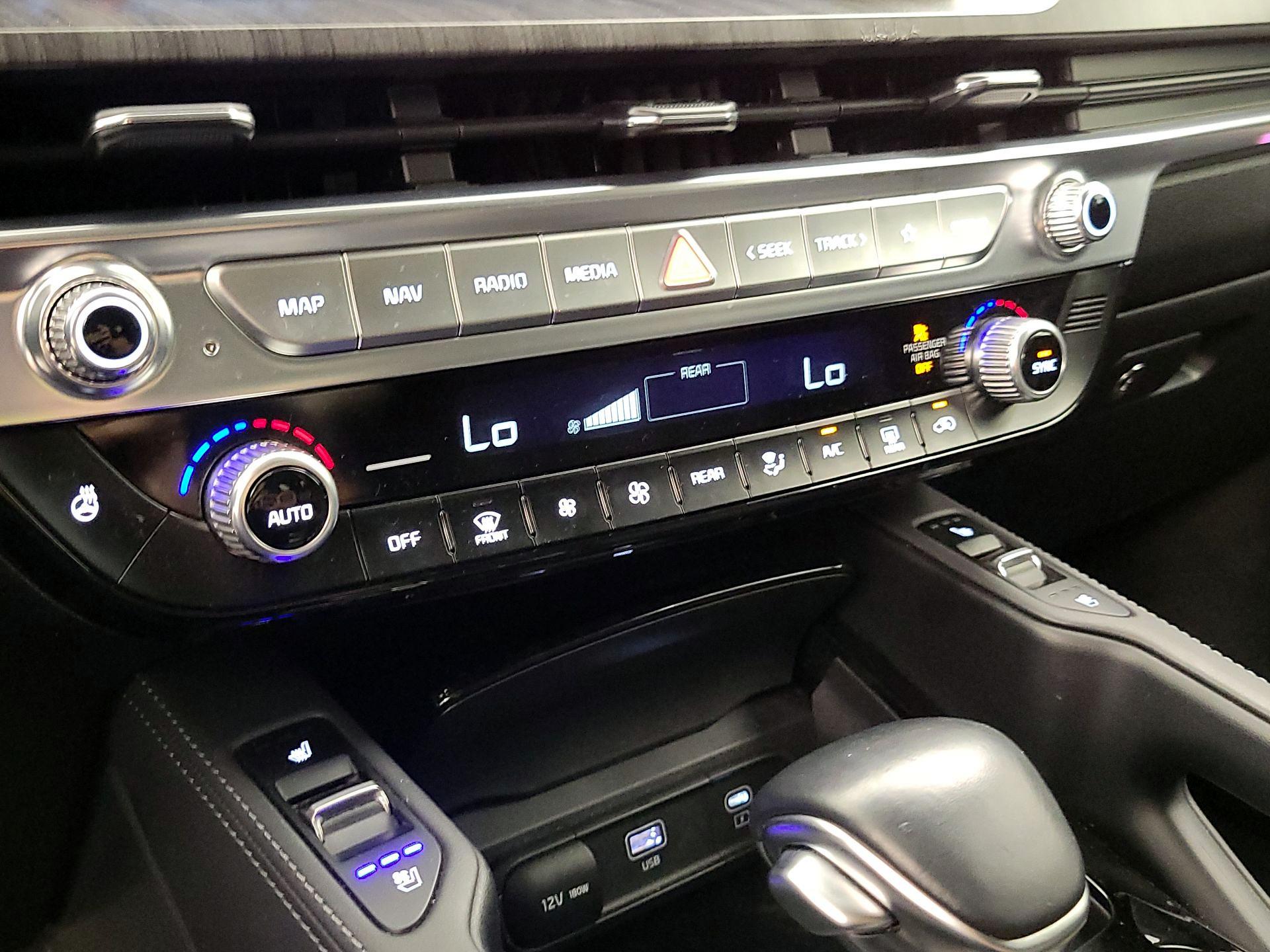 Thumbnail: 2023 Kia Telluride - 16