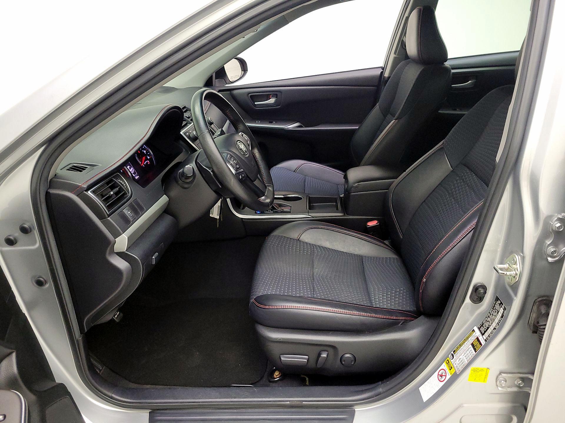 Thumbnail: 2015 Toyota Camry - 11