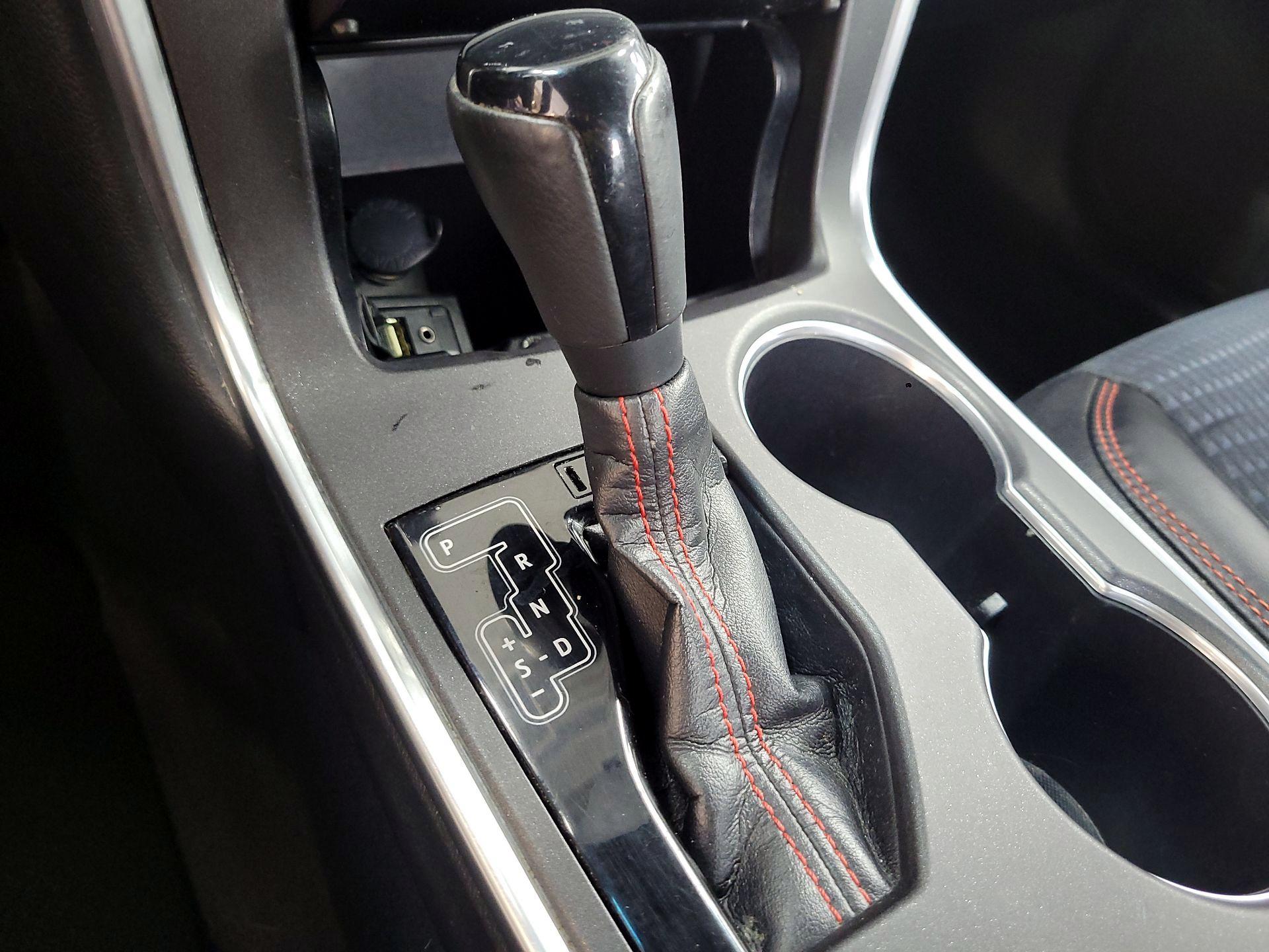 Thumbnail: 2015 Toyota Camry - 17