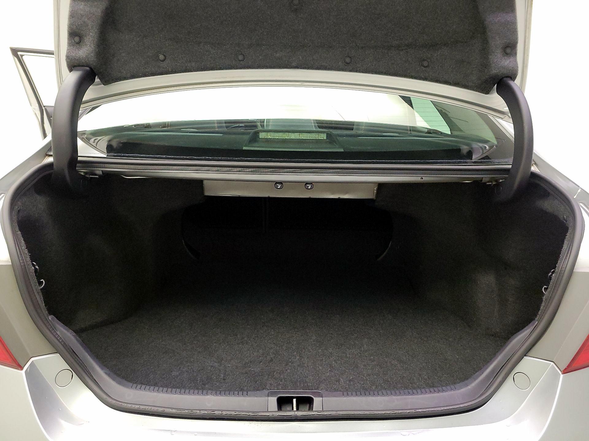 Thumbnail: 2015 Toyota Camry - 20