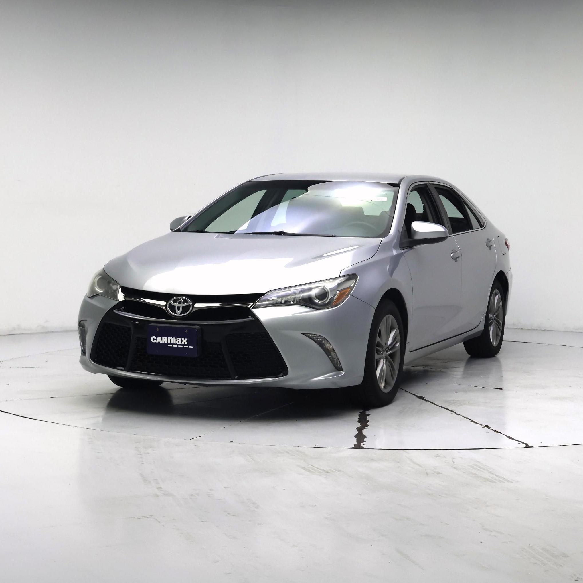 Thumbnail: 2015 Toyota Camry - 4