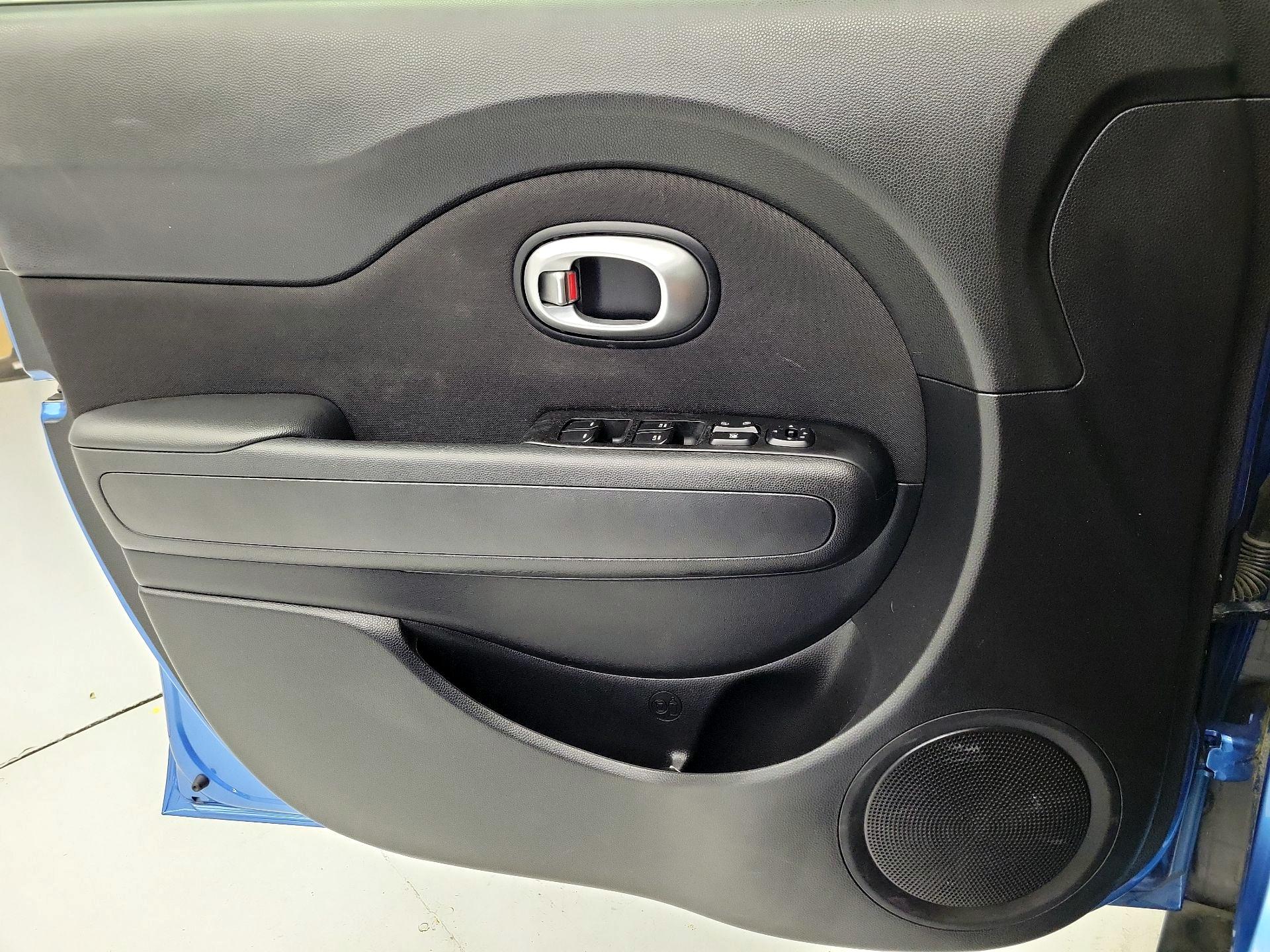 Thumbnail: 2016 Kia Soul - 12