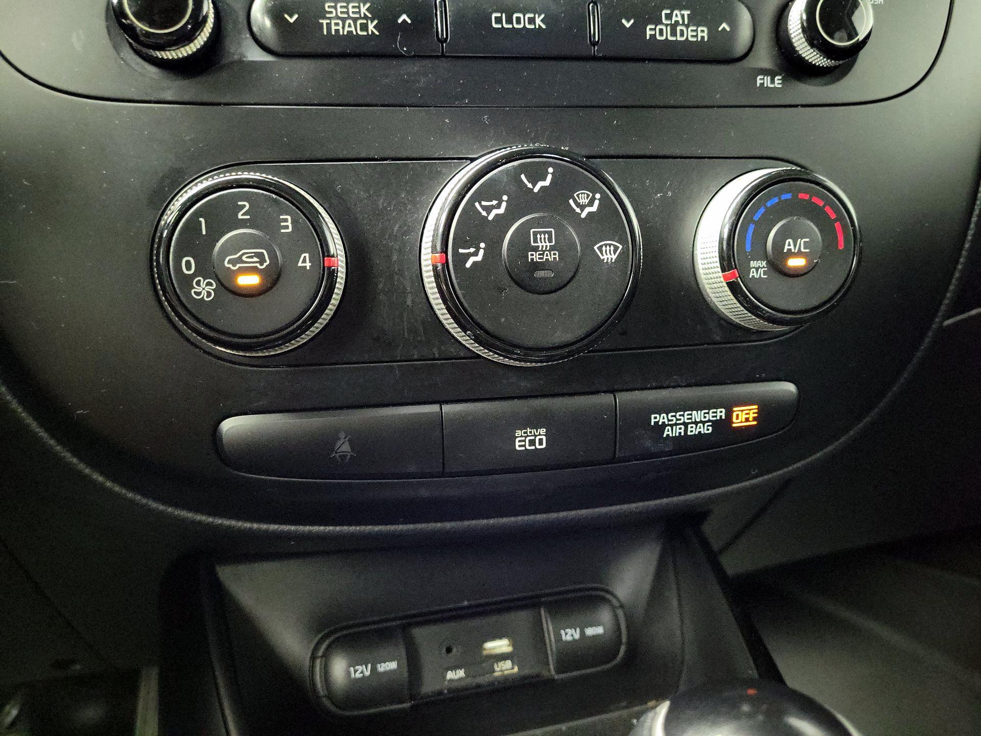 Thumbnail: 2016 Kia Soul - 16