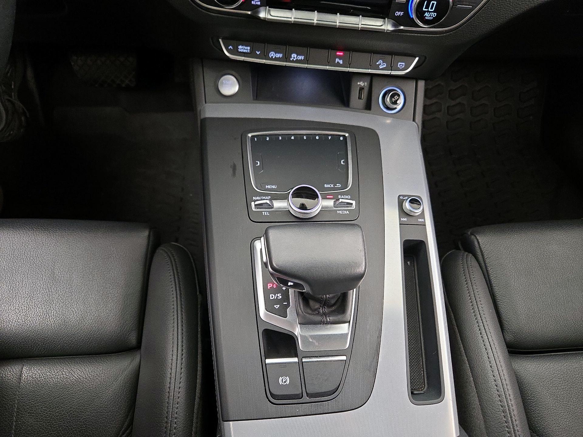 Thumbnail: 2020 Audi Q5 - 16