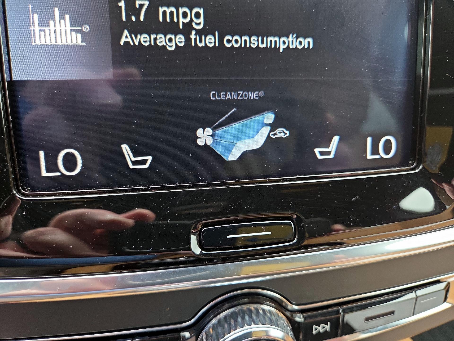 Thumbnail: 2019 Volvo S90 - 17