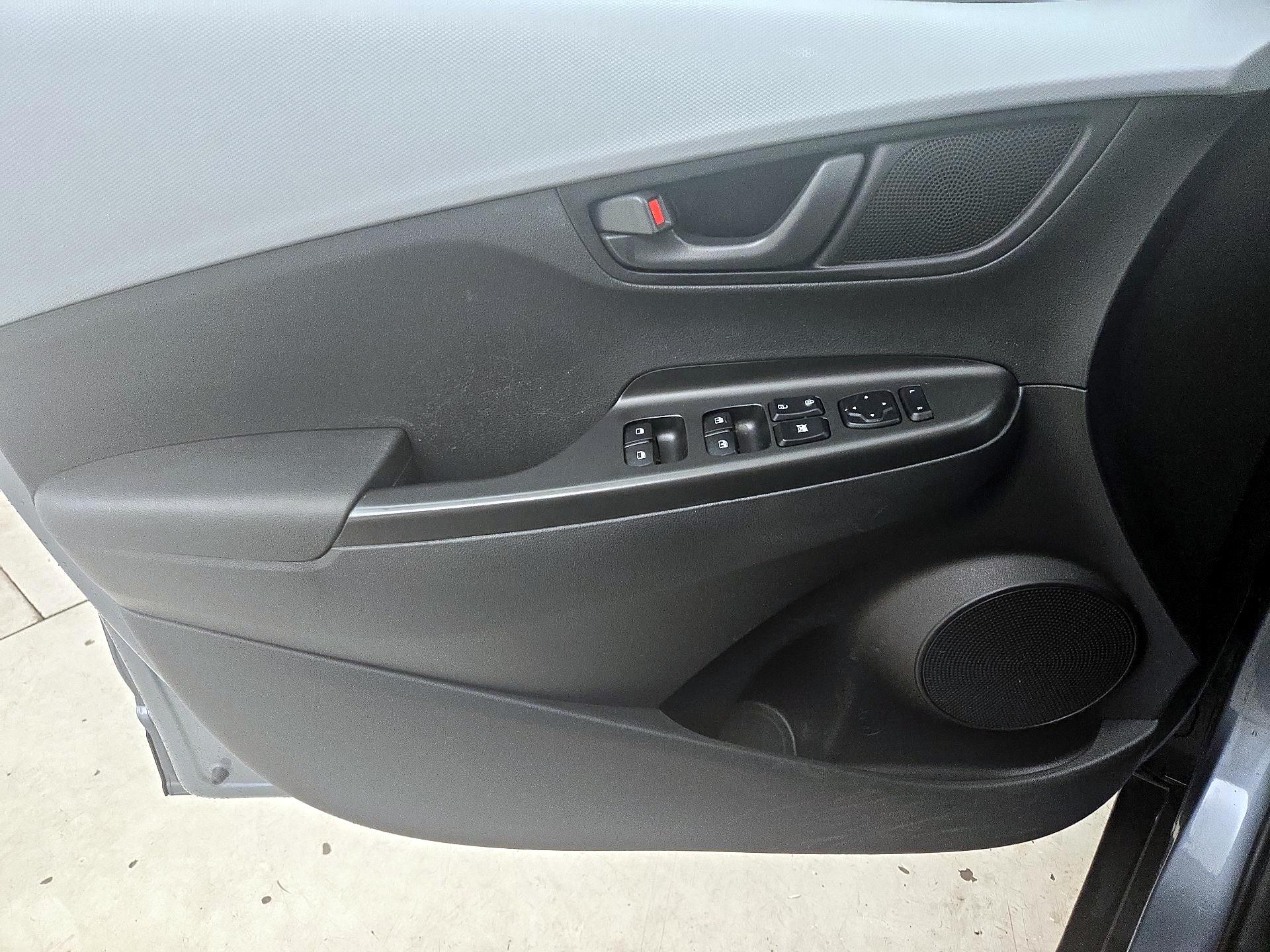 Thumbnail: 2020 Hyundai Kona - 12