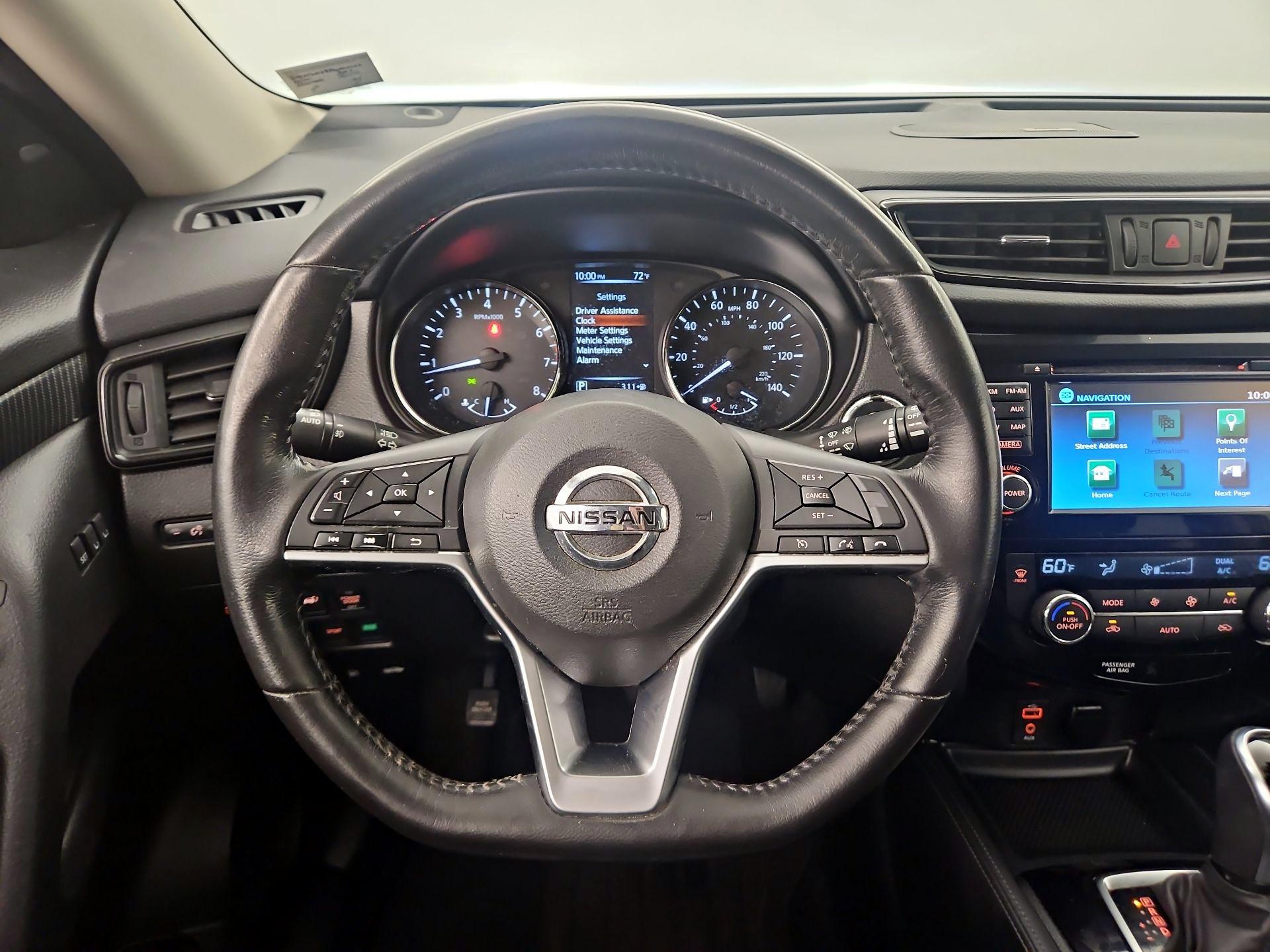 Thumbnail: 2017 Nissan Rogue - 10