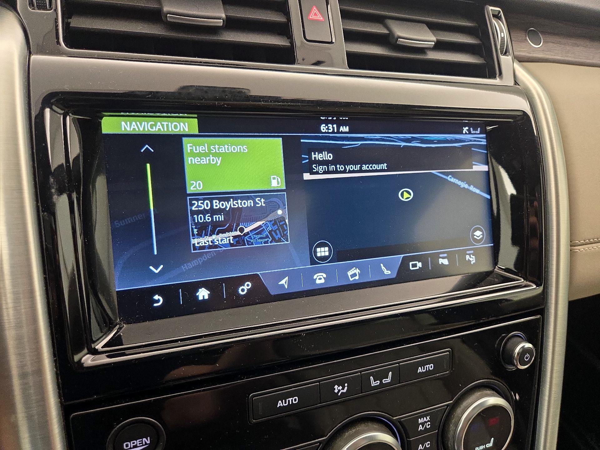 Thumbnail: 2019 Land Rover Discovery - 14