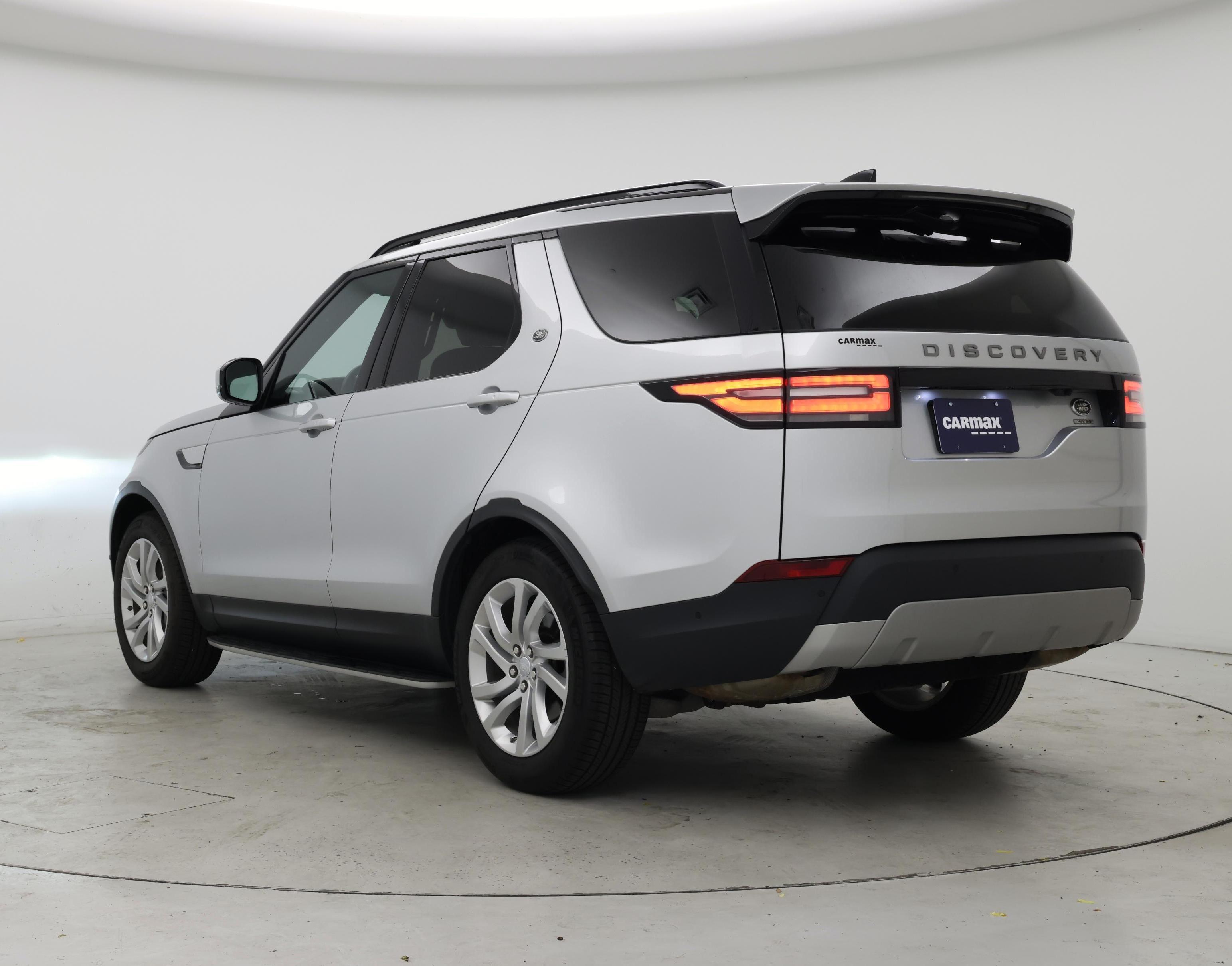 Thumbnail: 2019 Land Rover Discovery - 2