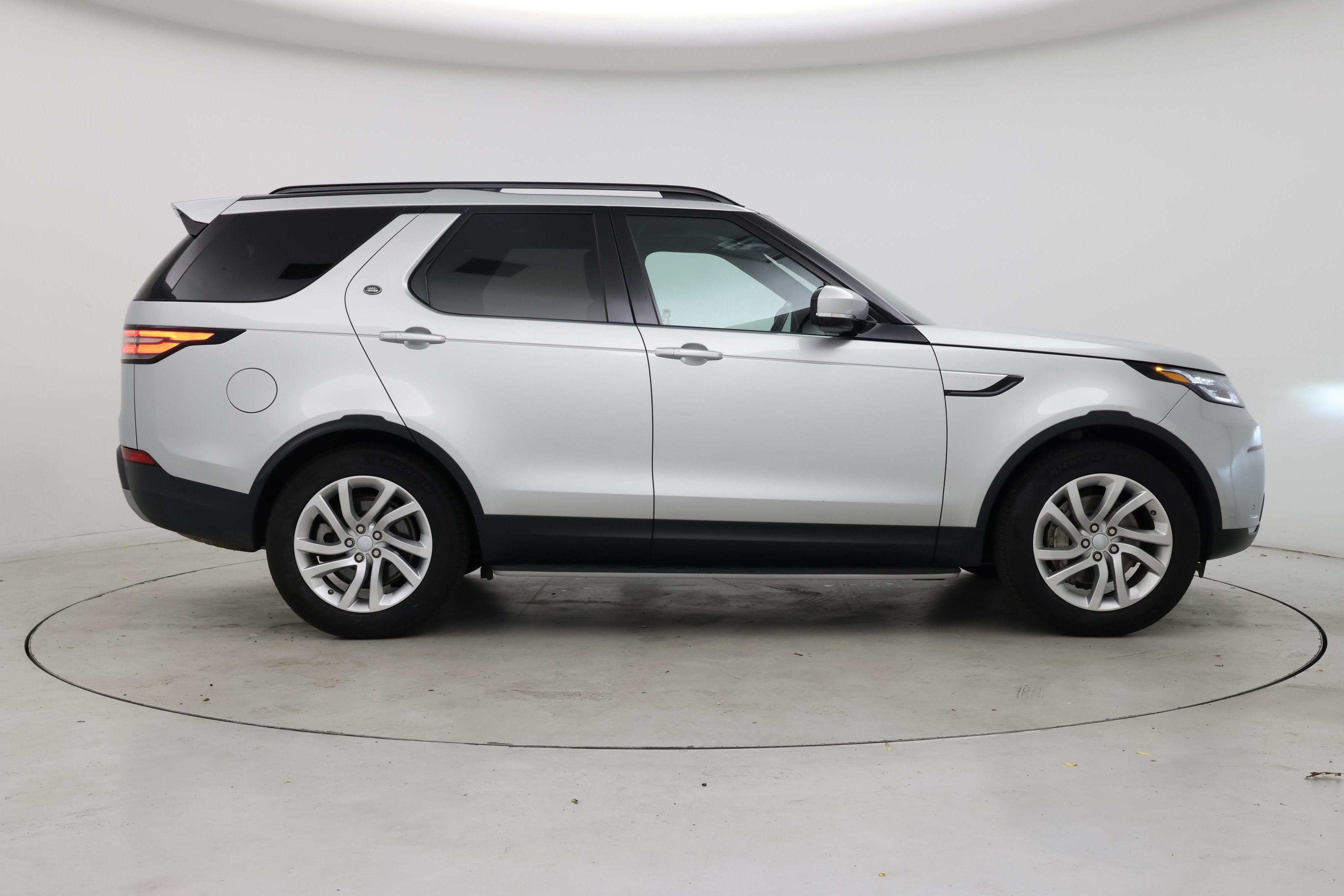 Thumbnail: 2019 Land Rover Discovery - 7