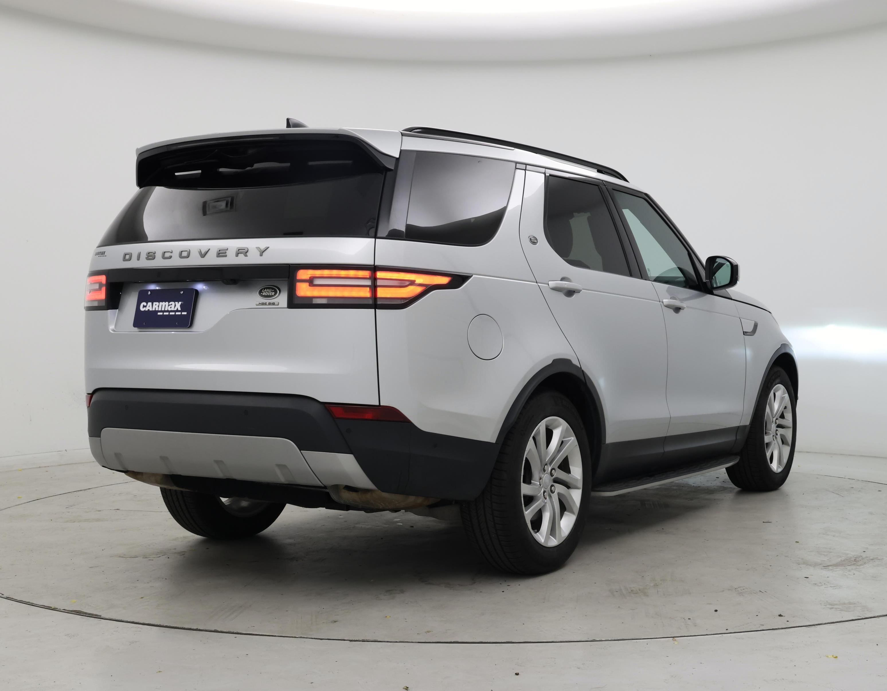 Thumbnail: 2019 Land Rover Discovery - 8