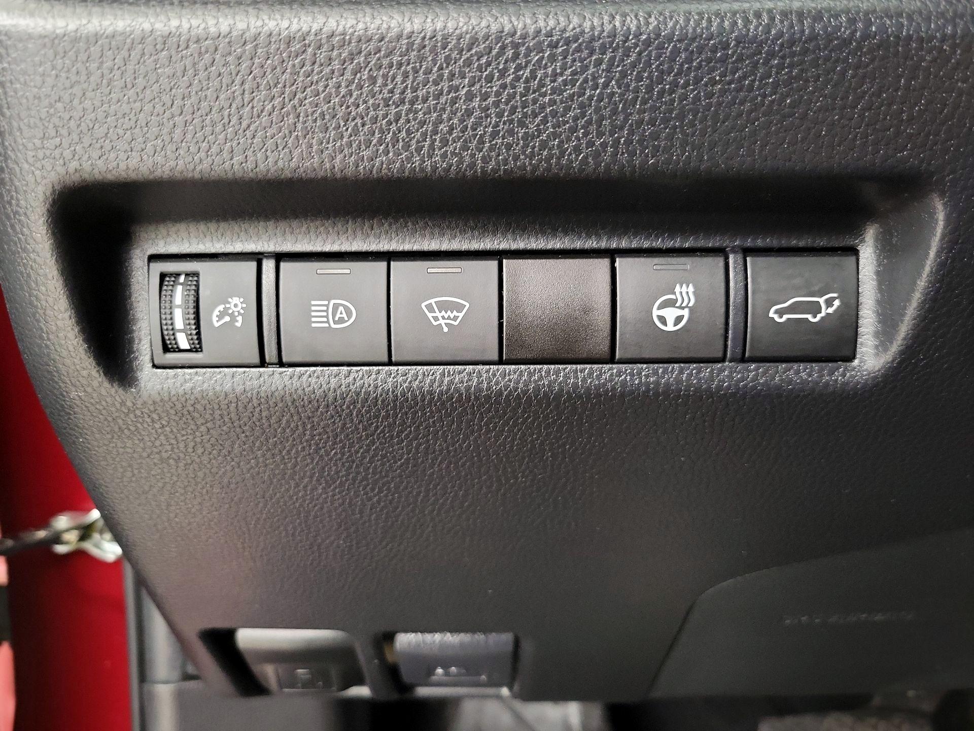 Thumbnail: 2022 Toyota RAV4 - 13