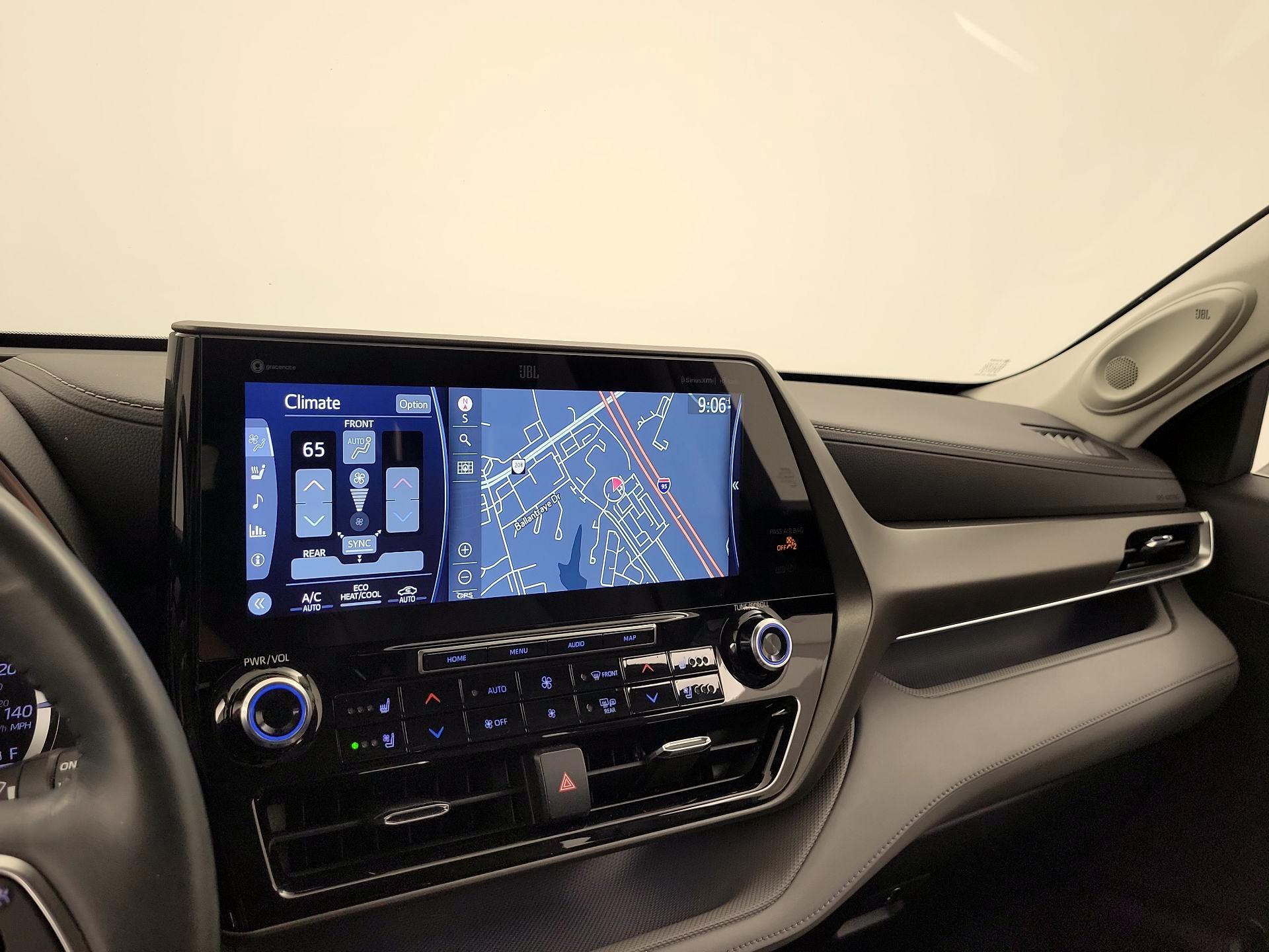 Thumbnail: 2021 Toyota Highlander - 14