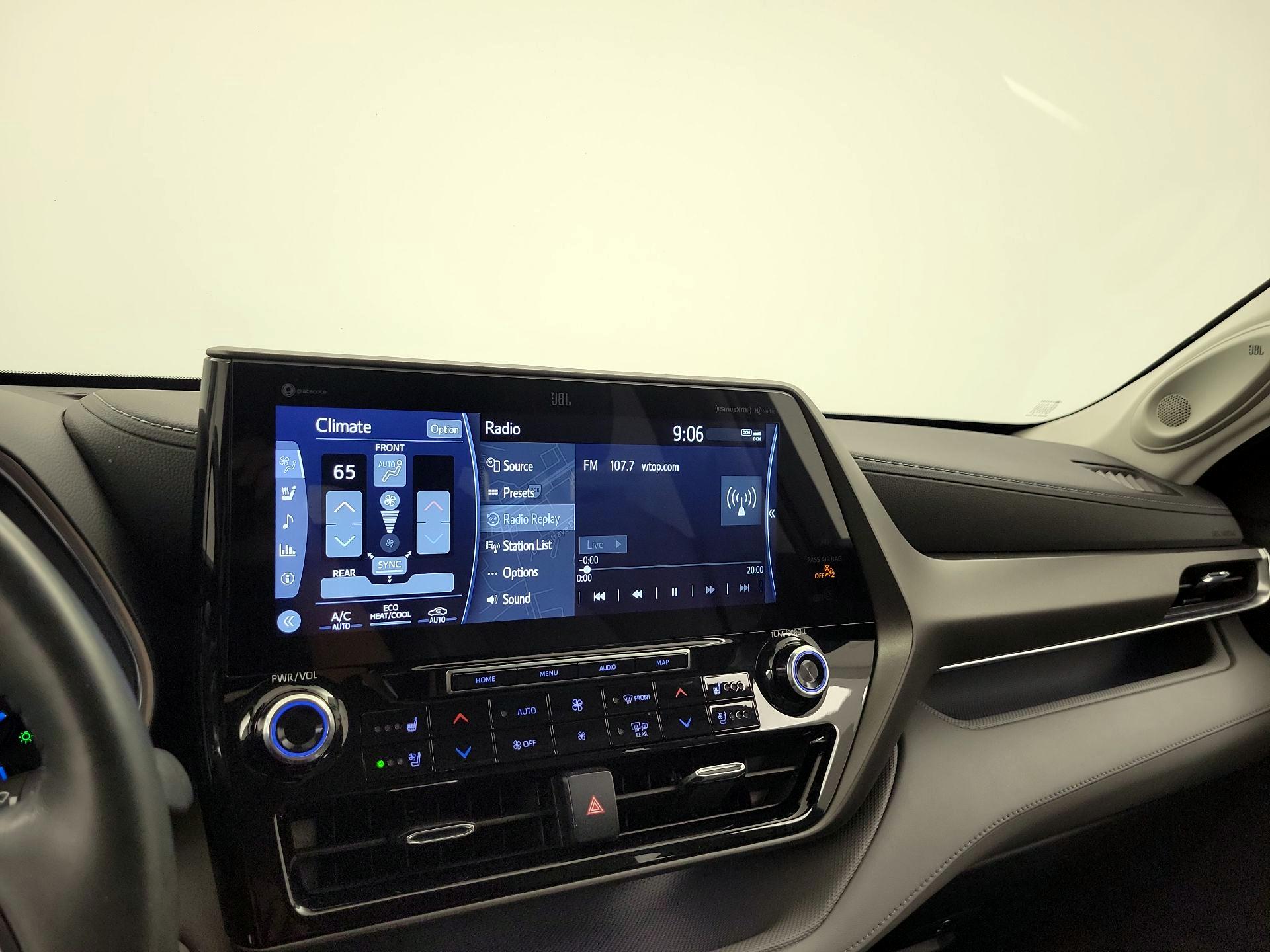 Thumbnail: 2021 Toyota Highlander - 16