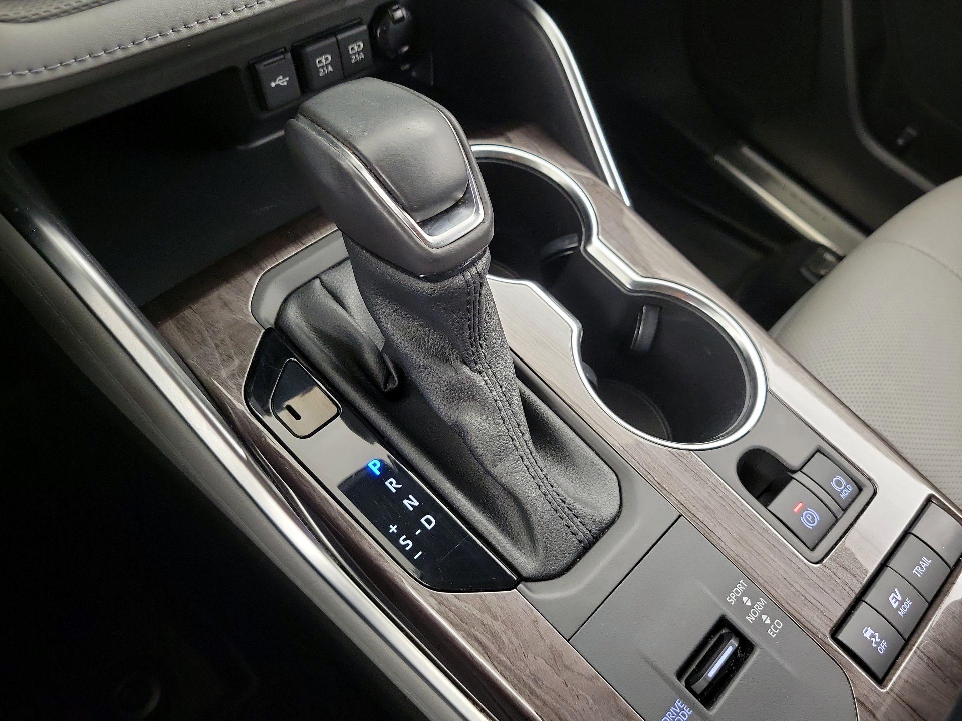 Thumbnail: 2021 Toyota Highlander - 18