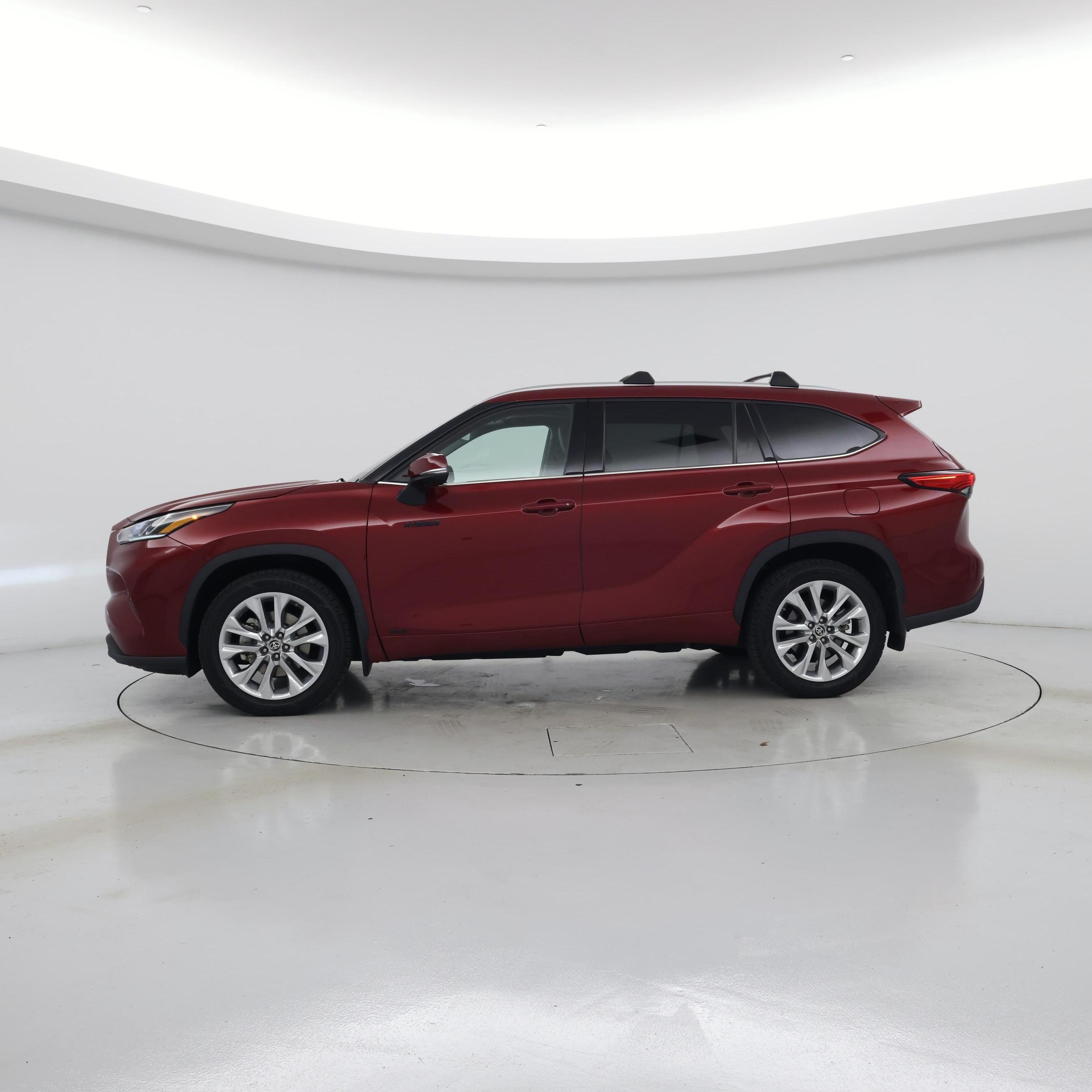 Thumbnail: 2021 Toyota Highlander - 3
