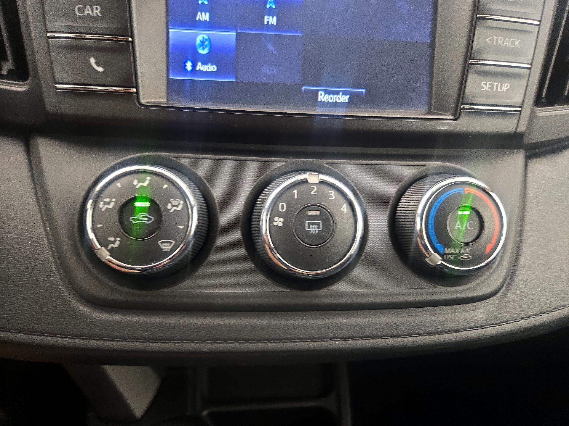 Thumbnail: 2016 Toyota RAV4 - 16