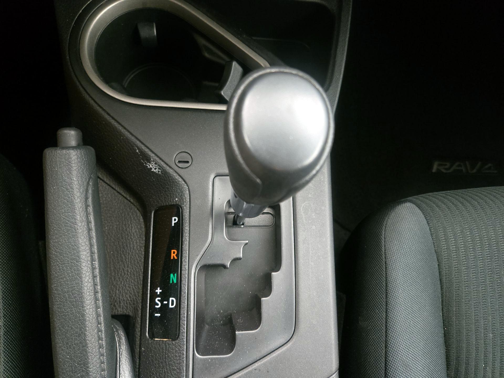 Thumbnail: 2016 Toyota RAV4 - 17