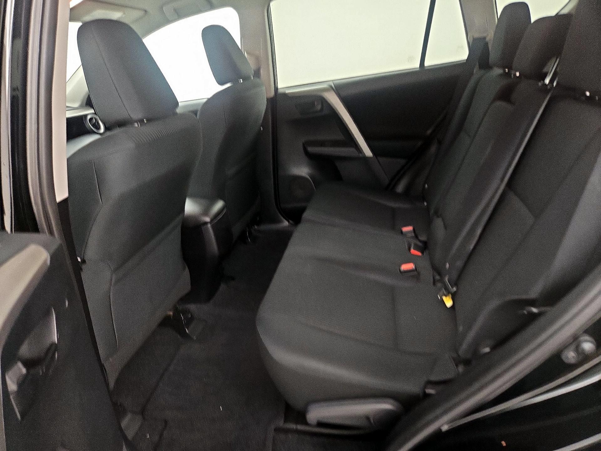 Thumbnail: 2016 Toyota RAV4 - 19