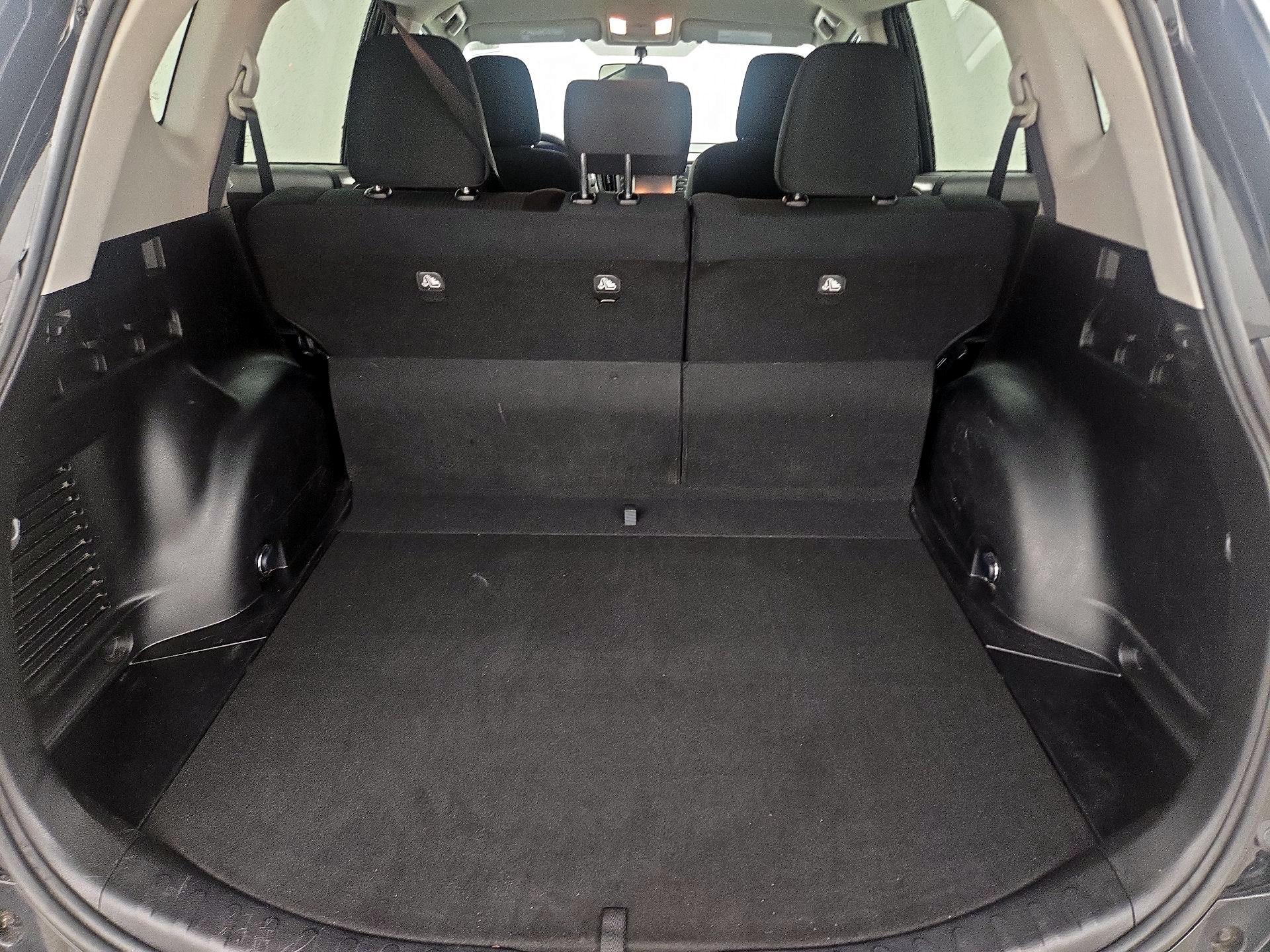 Thumbnail: 2016 Toyota RAV4 - 20