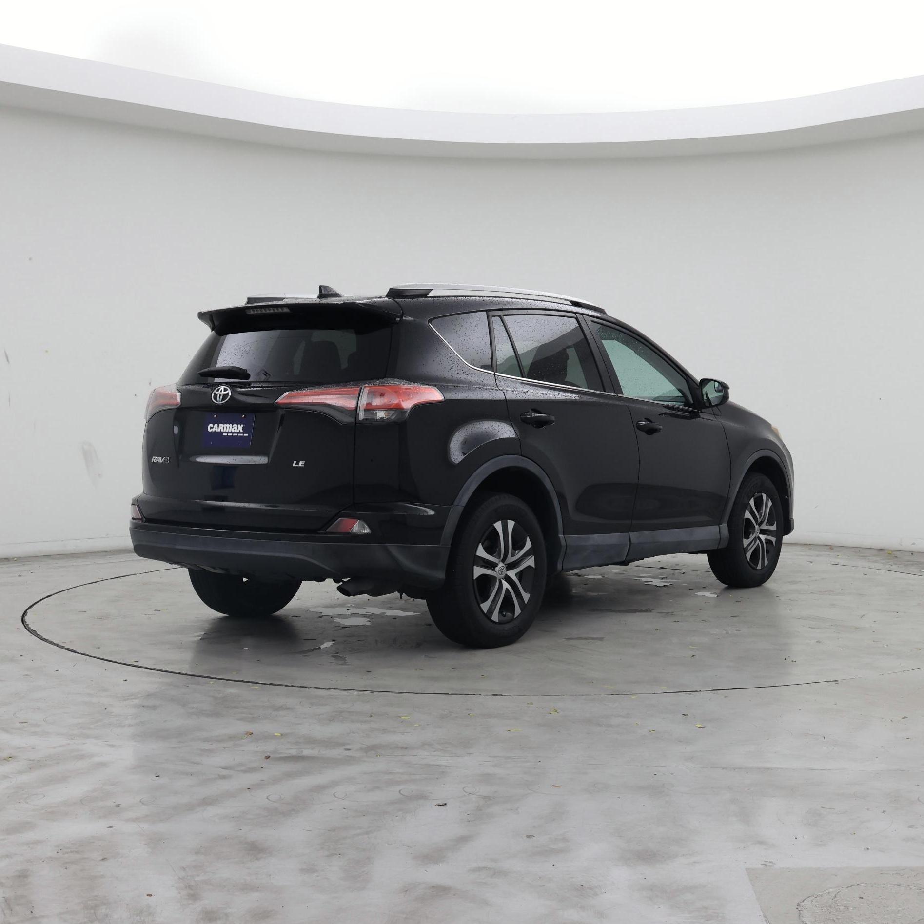 Thumbnail: 2016 Toyota RAV4 - 8