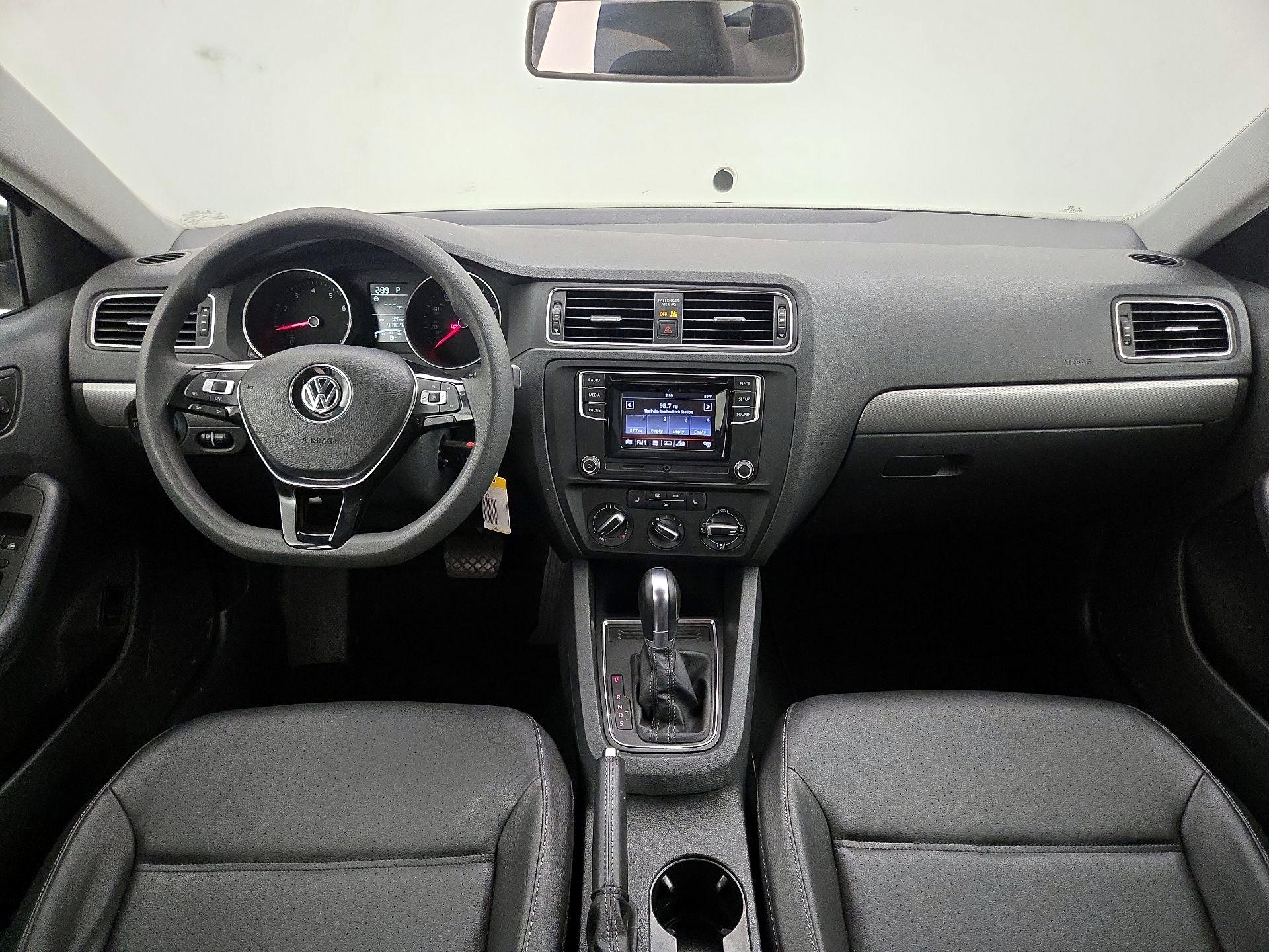 Thumbnail: 2018 Volkswagen Jetta - 9