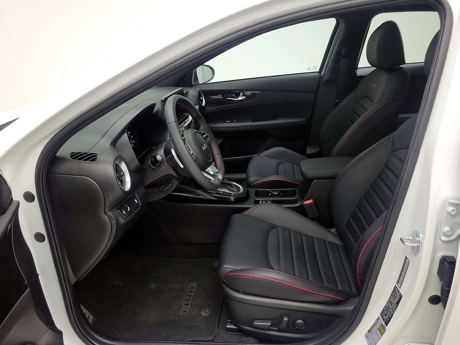 2023 Kia Forte GT - Photo 12