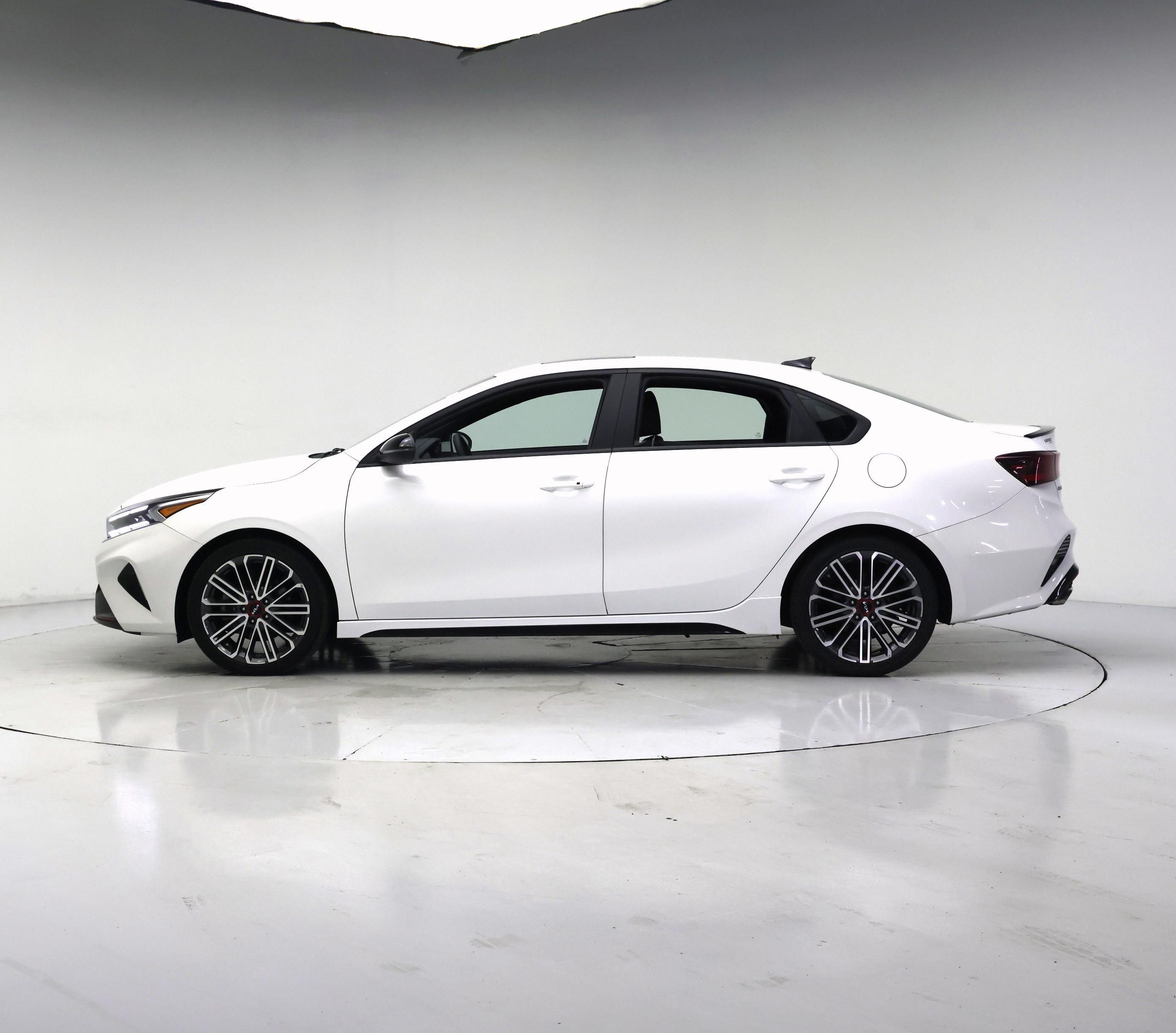 Thumbnail: 2023 Kia Forte - 3
