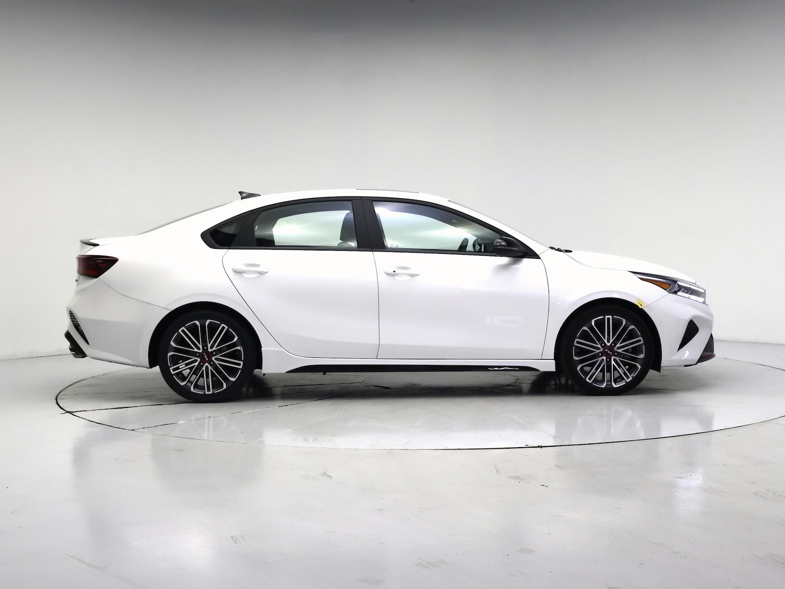 2023 Kia Forte GT - Photo 8