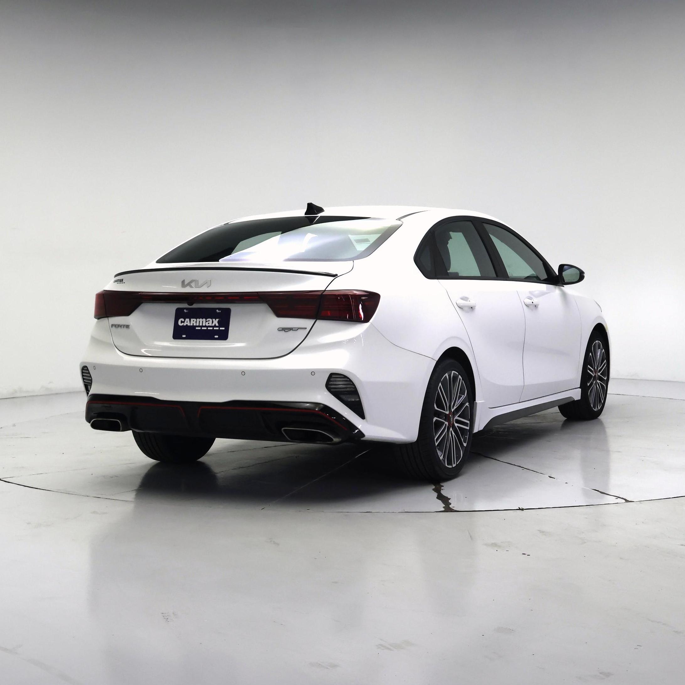 Thumbnail: 2023 Kia Forte - 8