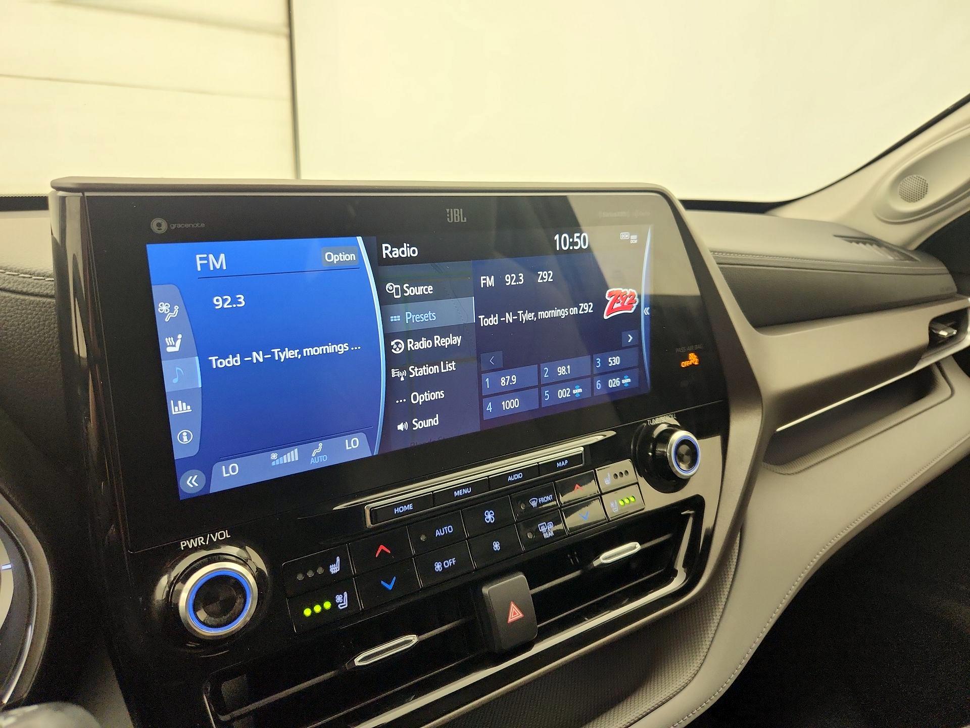 Thumbnail: 2021 Toyota Highlander - 16