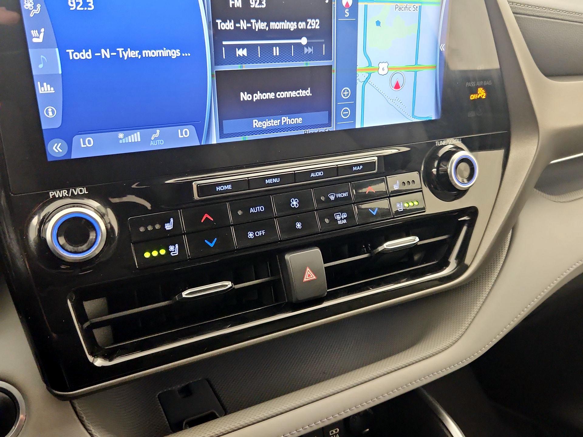 Thumbnail: 2021 Toyota Highlander - 17