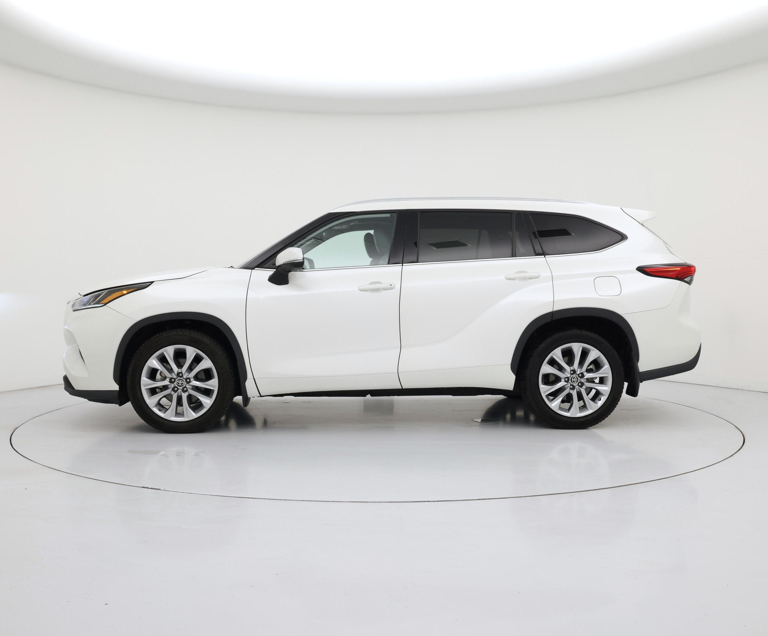 Thumbnail: 2021 Toyota Highlander - 3