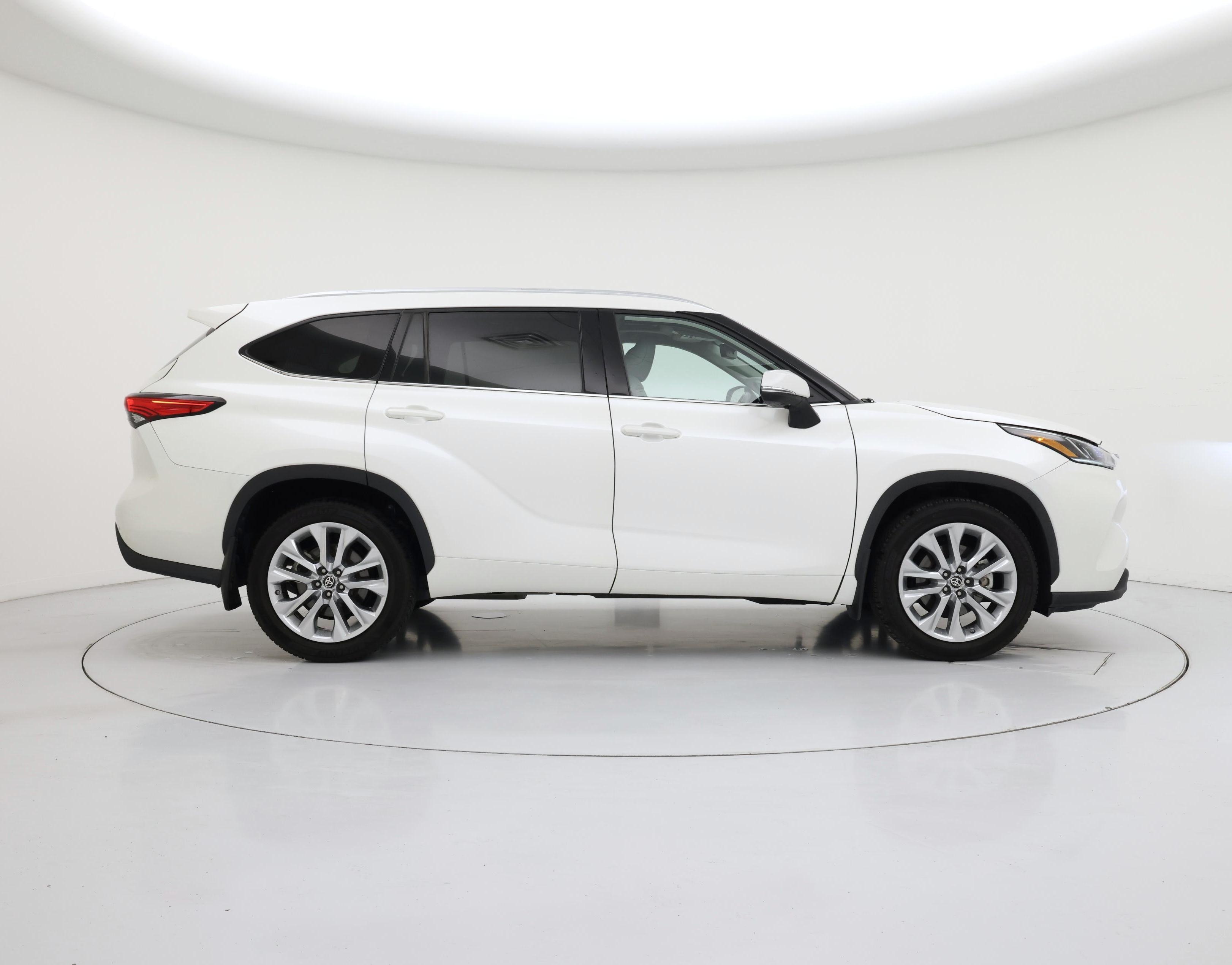 Thumbnail: 2021 Toyota Highlander - 7
