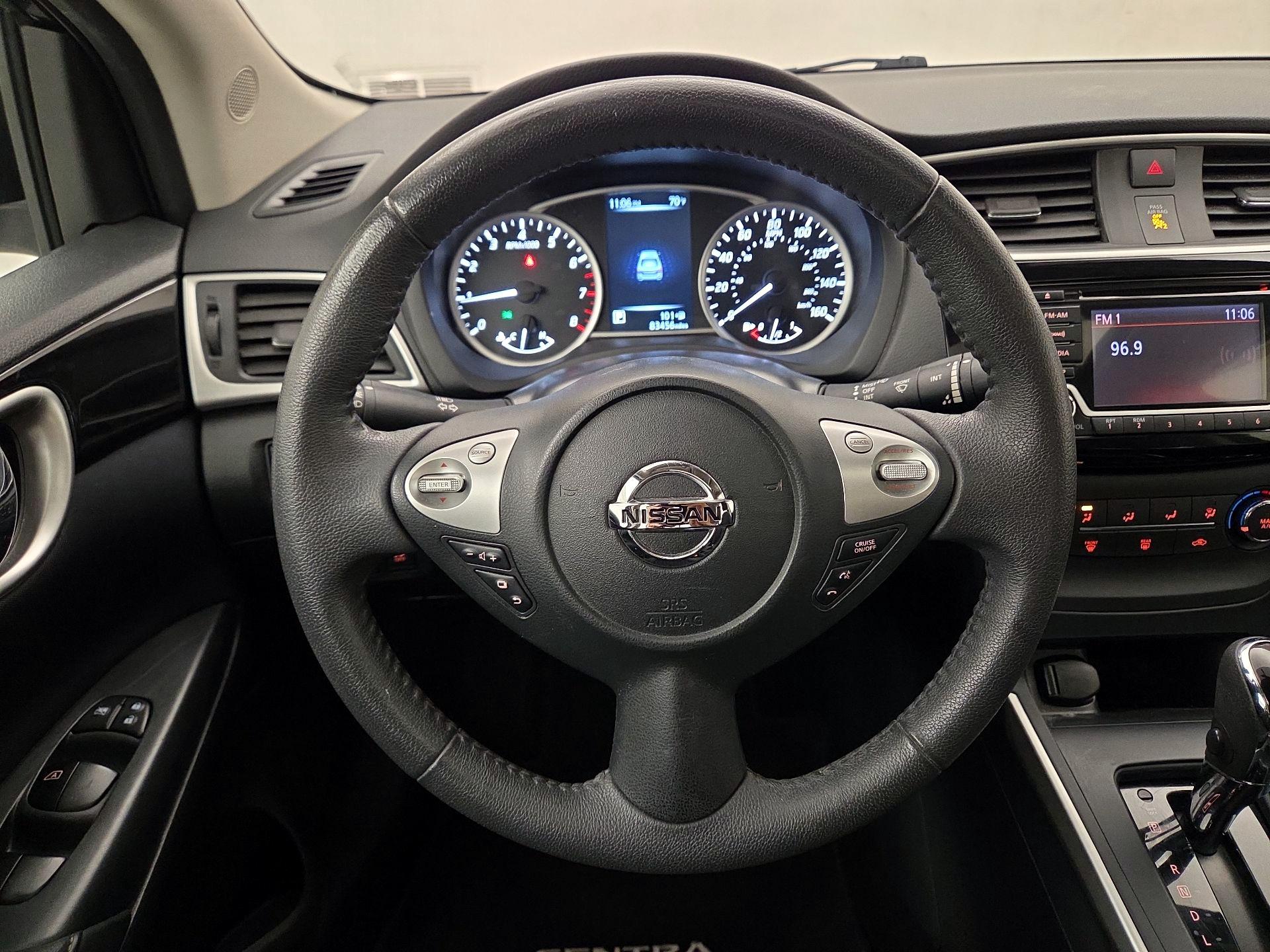 Thumbnail: 2017 Nissan Sentra - 10
