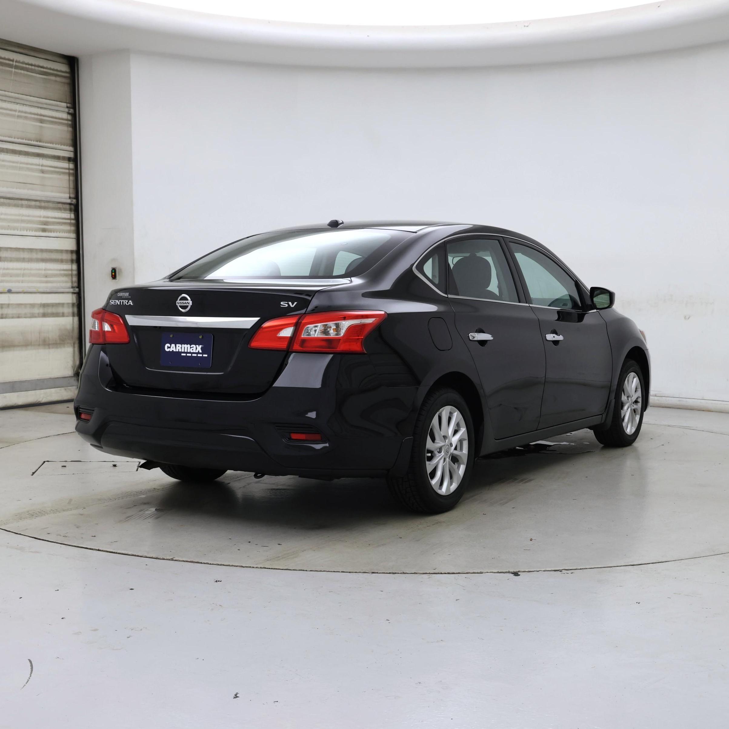 Thumbnail: 2017 Nissan Sentra - 8