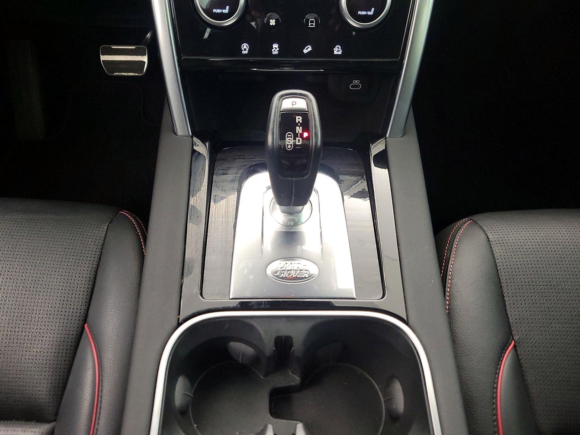 Thumbnail: 2021 Land Rover Discovery Sport - 17