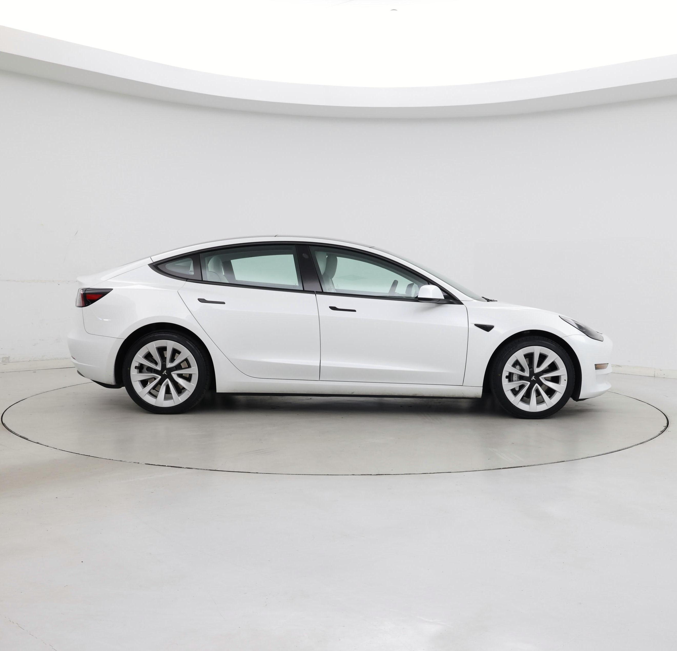 Thumbnail: 2023 Tesla Model 3 - 7