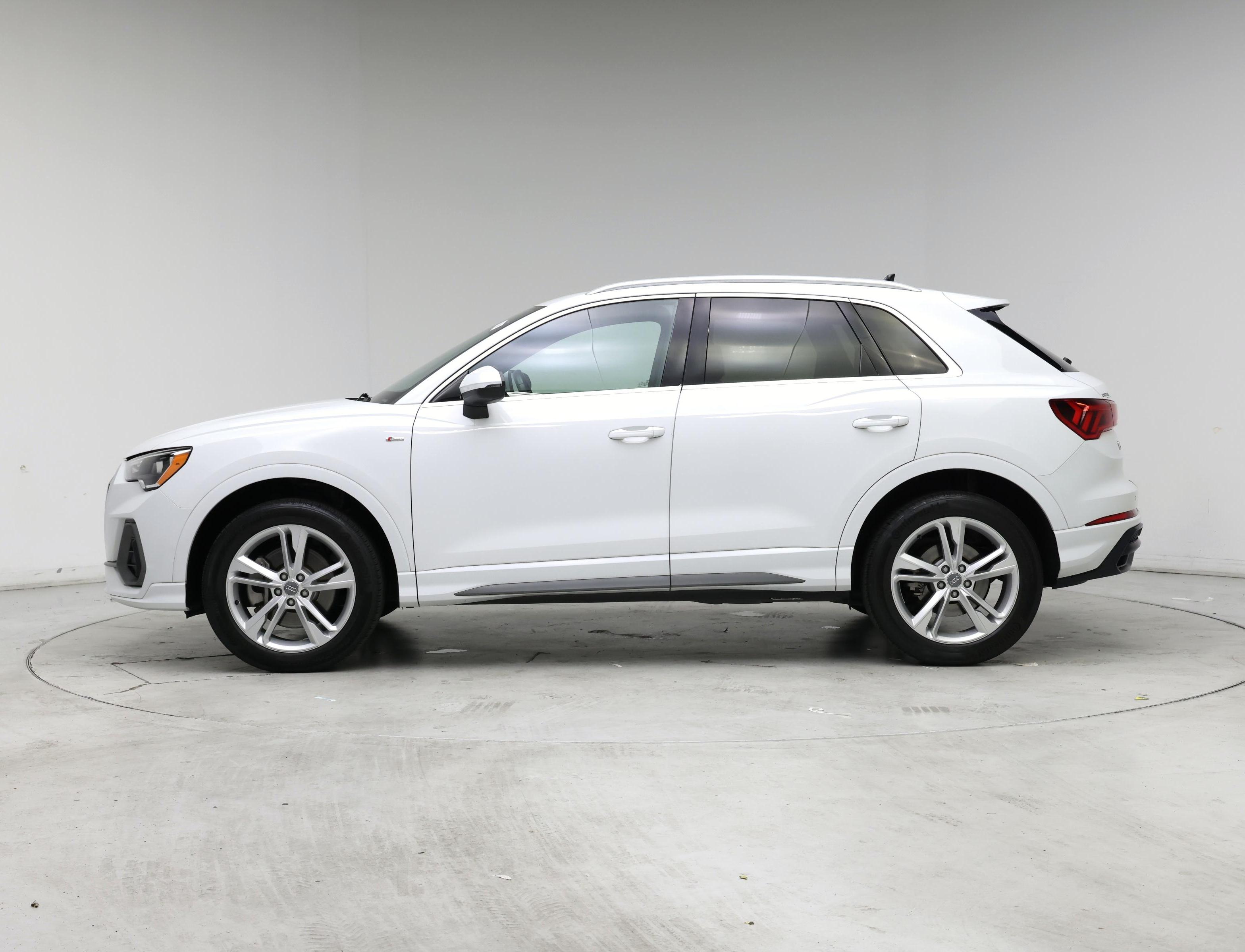 Thumbnail: 2020 Audi Q3 - 3